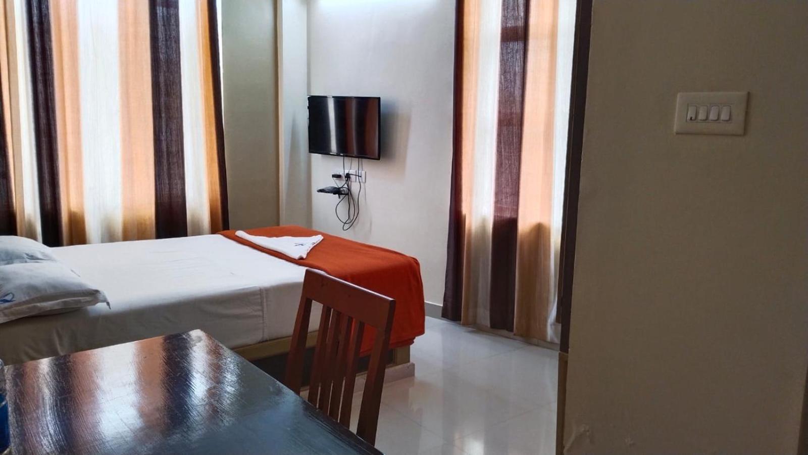 Deluxe Double Room - Photo 9