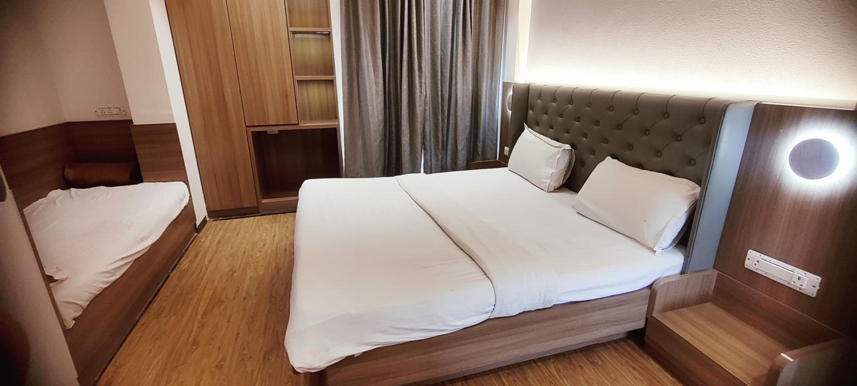 Deluxe Double Room - Photo 2
