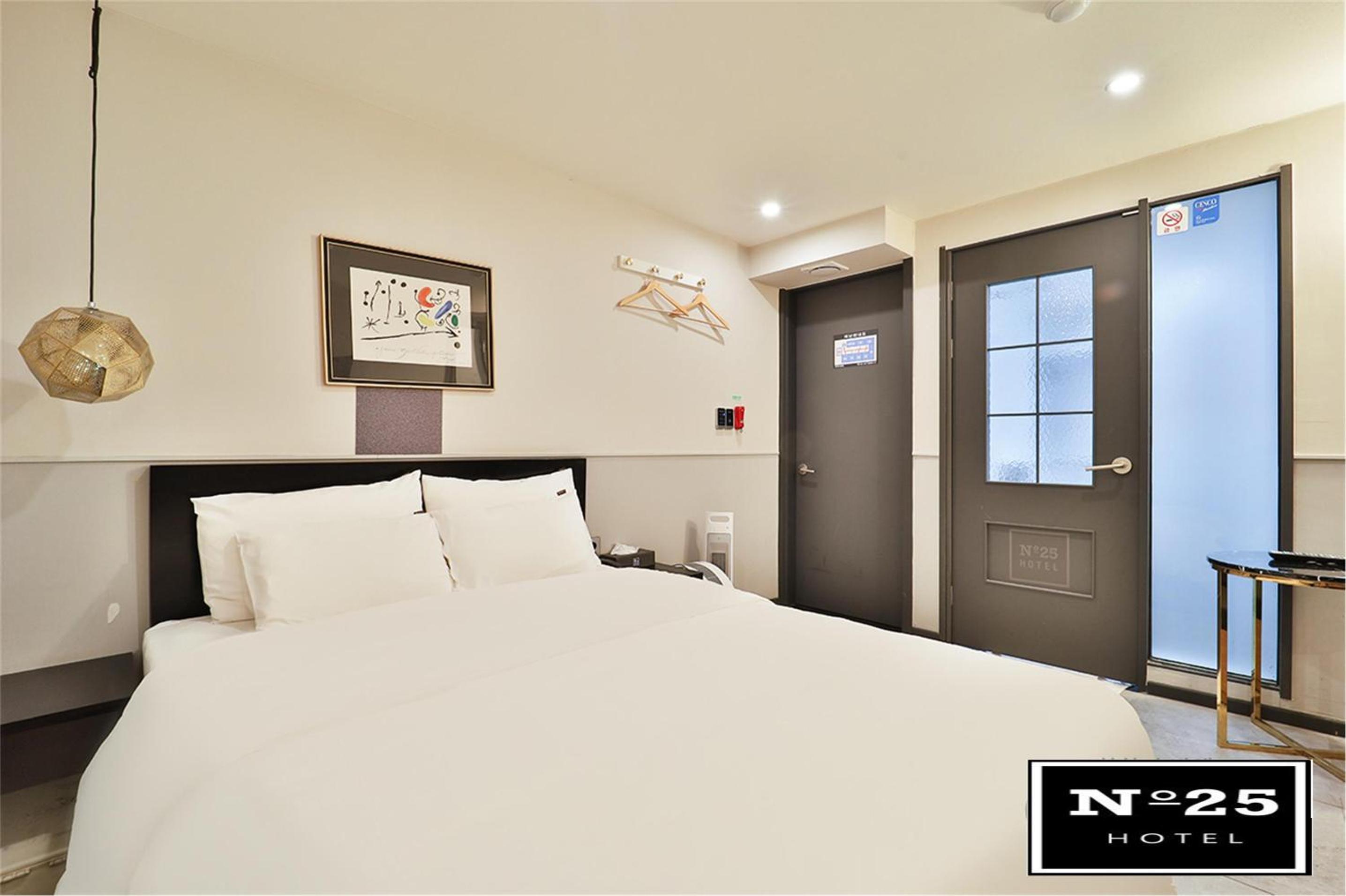 Deluxe Room - Photo 4
