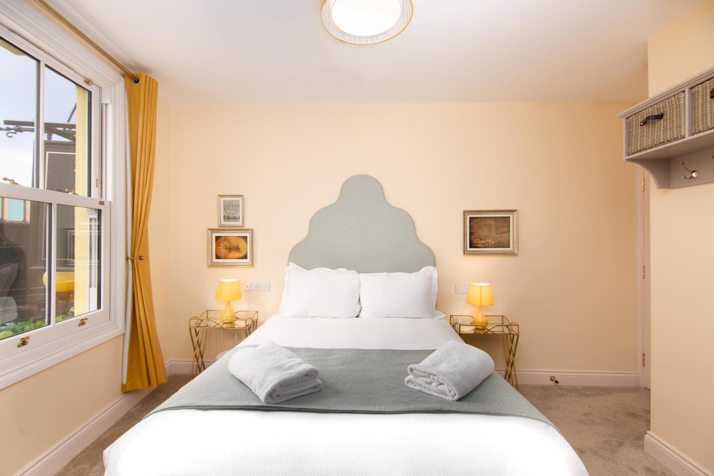 Double Room with Private Bathroom - Photo 1