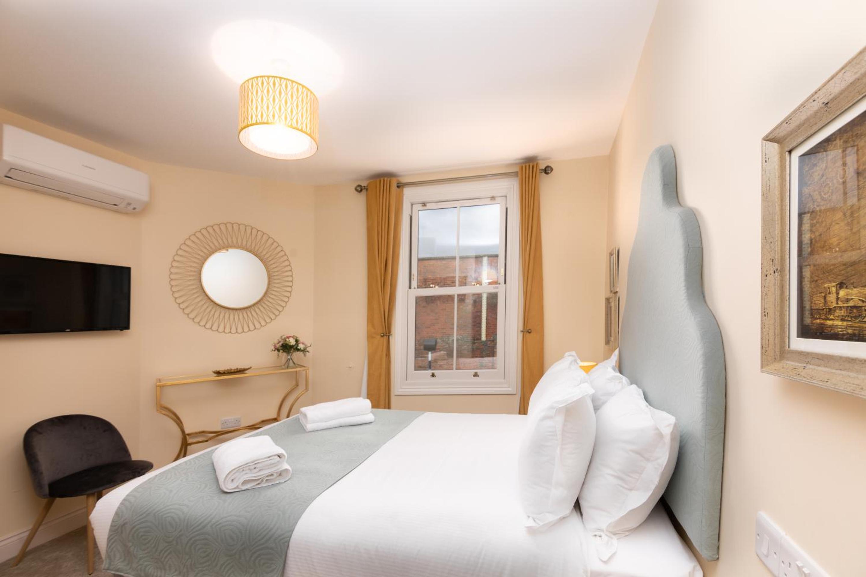 Double Room with Private Bathroom - Photo 3