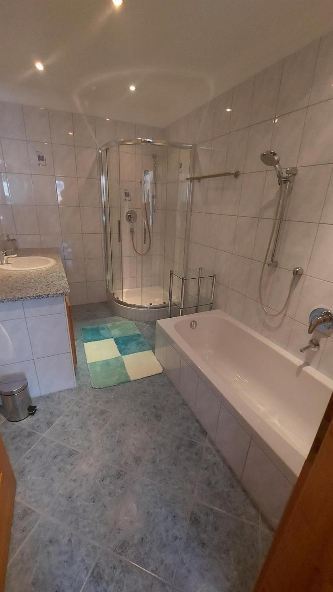 Apartment with Bathroom photo 3