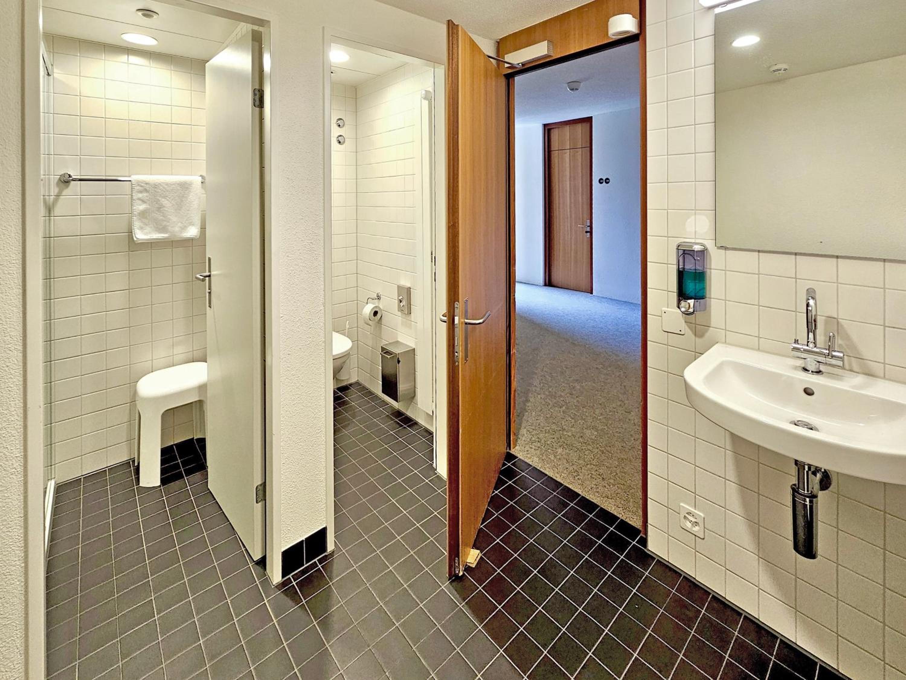 Double Or Twin Room With Shared Bathroom photo 3