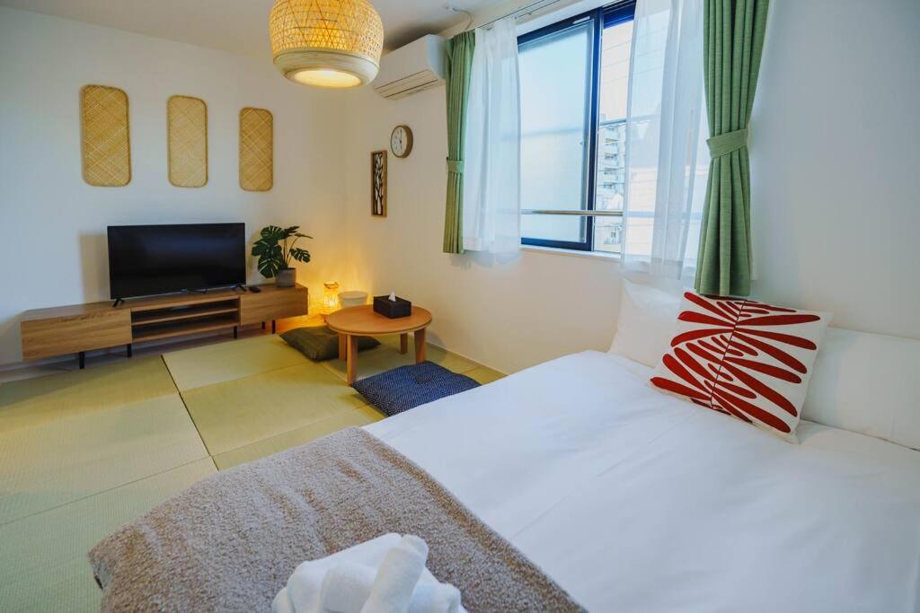 One-Bedroom Apartment photo 1