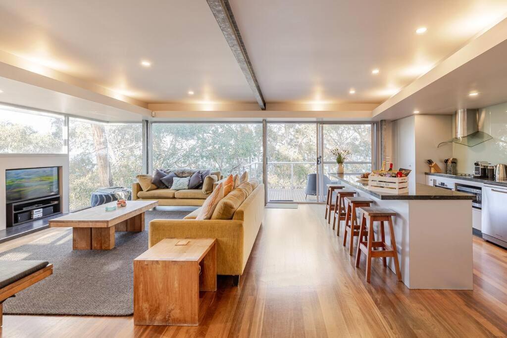Three-Bedroom House photo 1