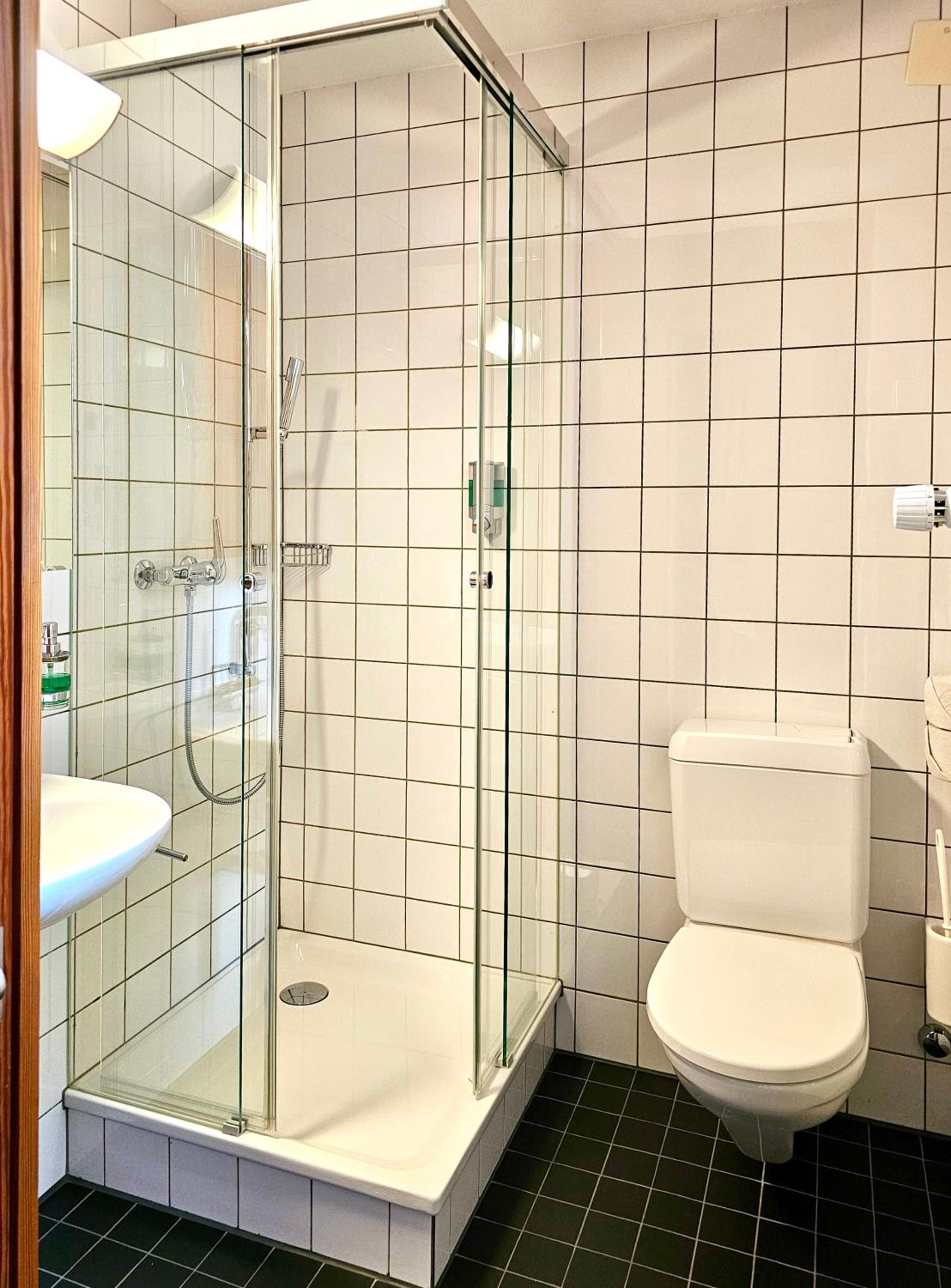 Double Or Twin Room With Private Bathroom photo 3