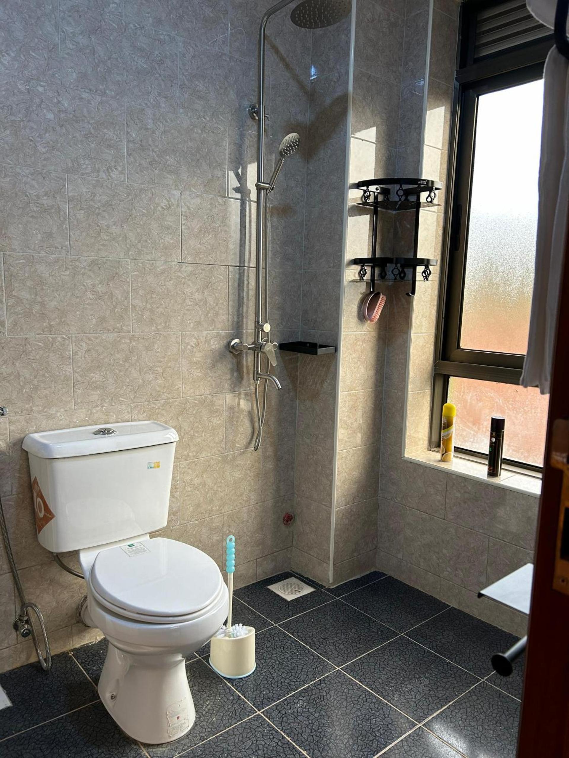 Three-Bedroom Apartment With Balcony photo 3
