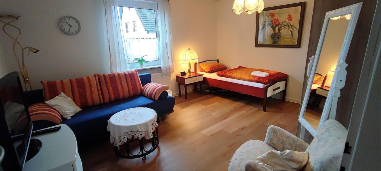 Standard Twin Room with Shared Bathroom photo 1