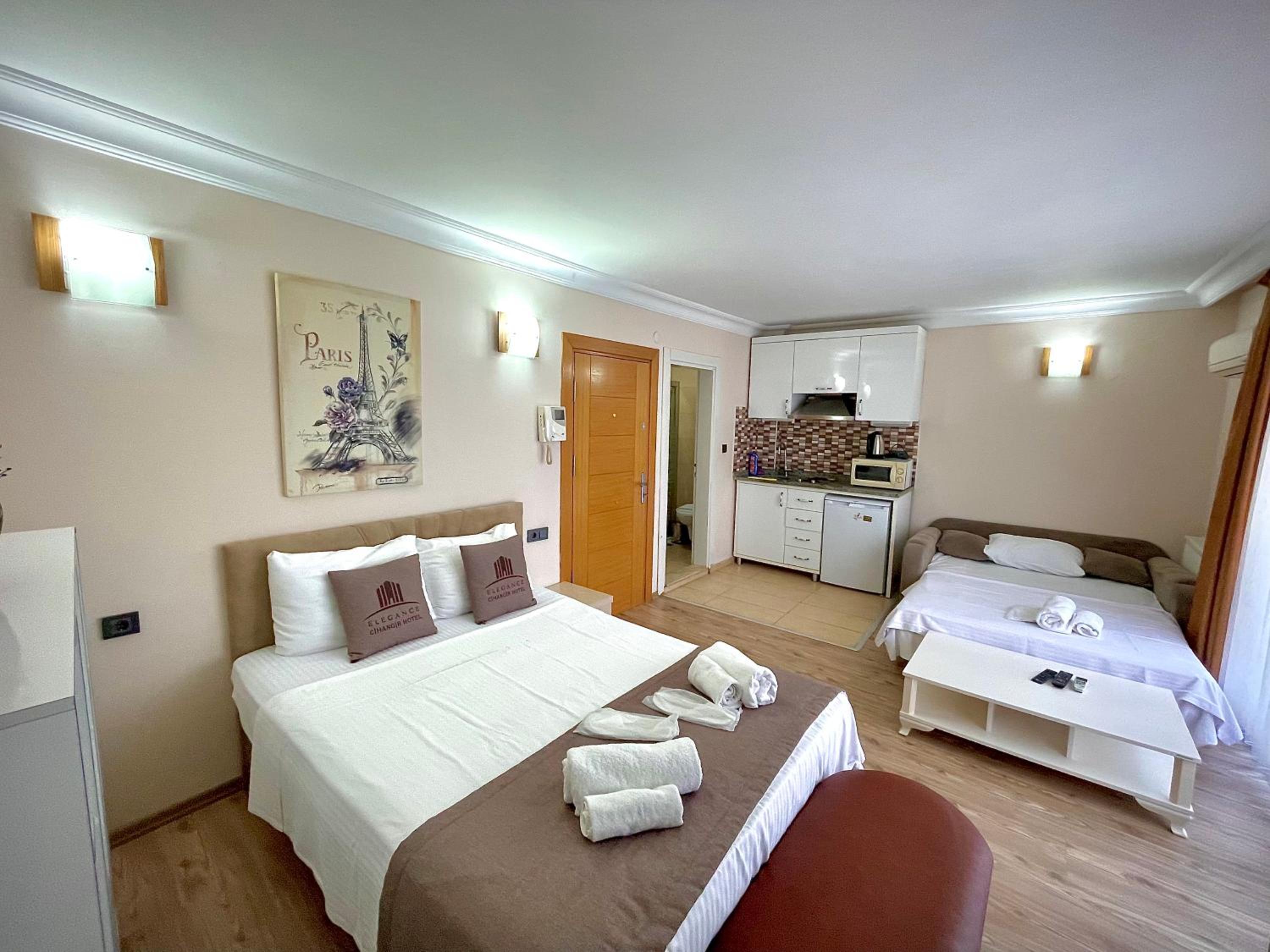 Deluxe Triple Room photo 3