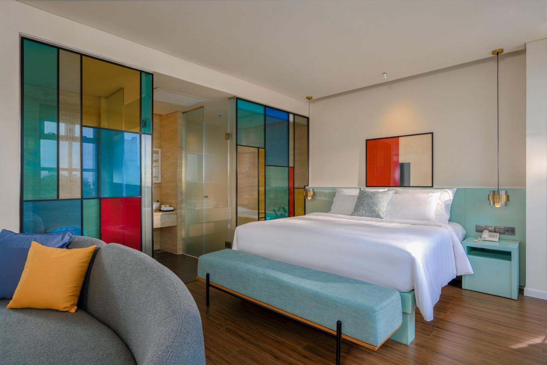 Suite with Spa Bath photo 3