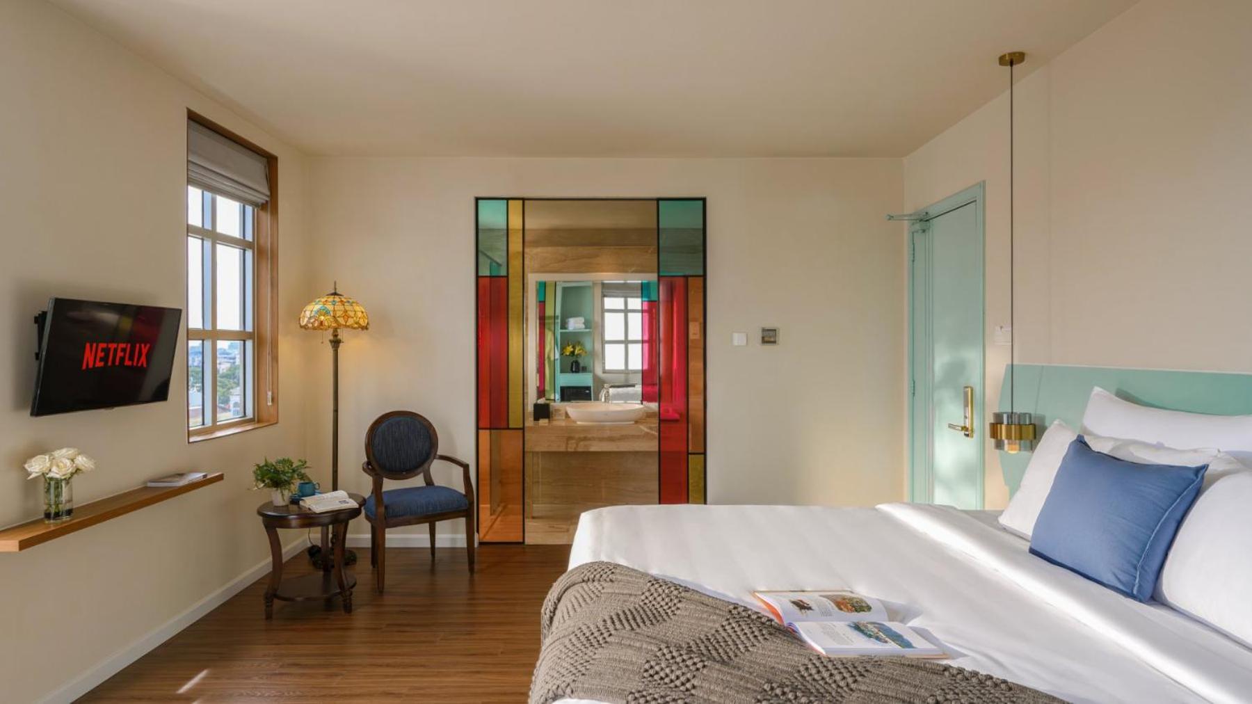Deluxe Double Room with Balcony photo 3