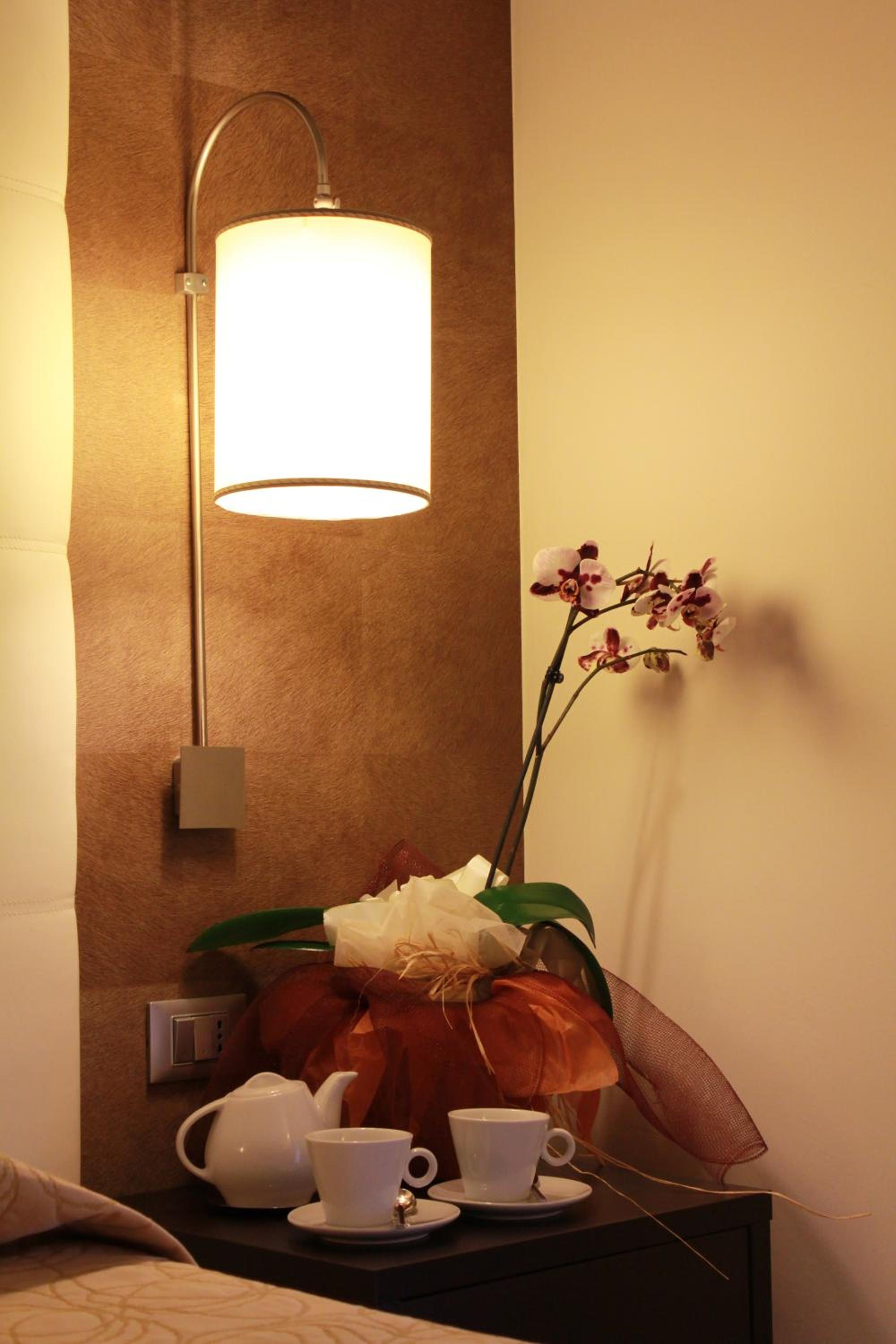 Standard Double or Twin Room - Photo 6