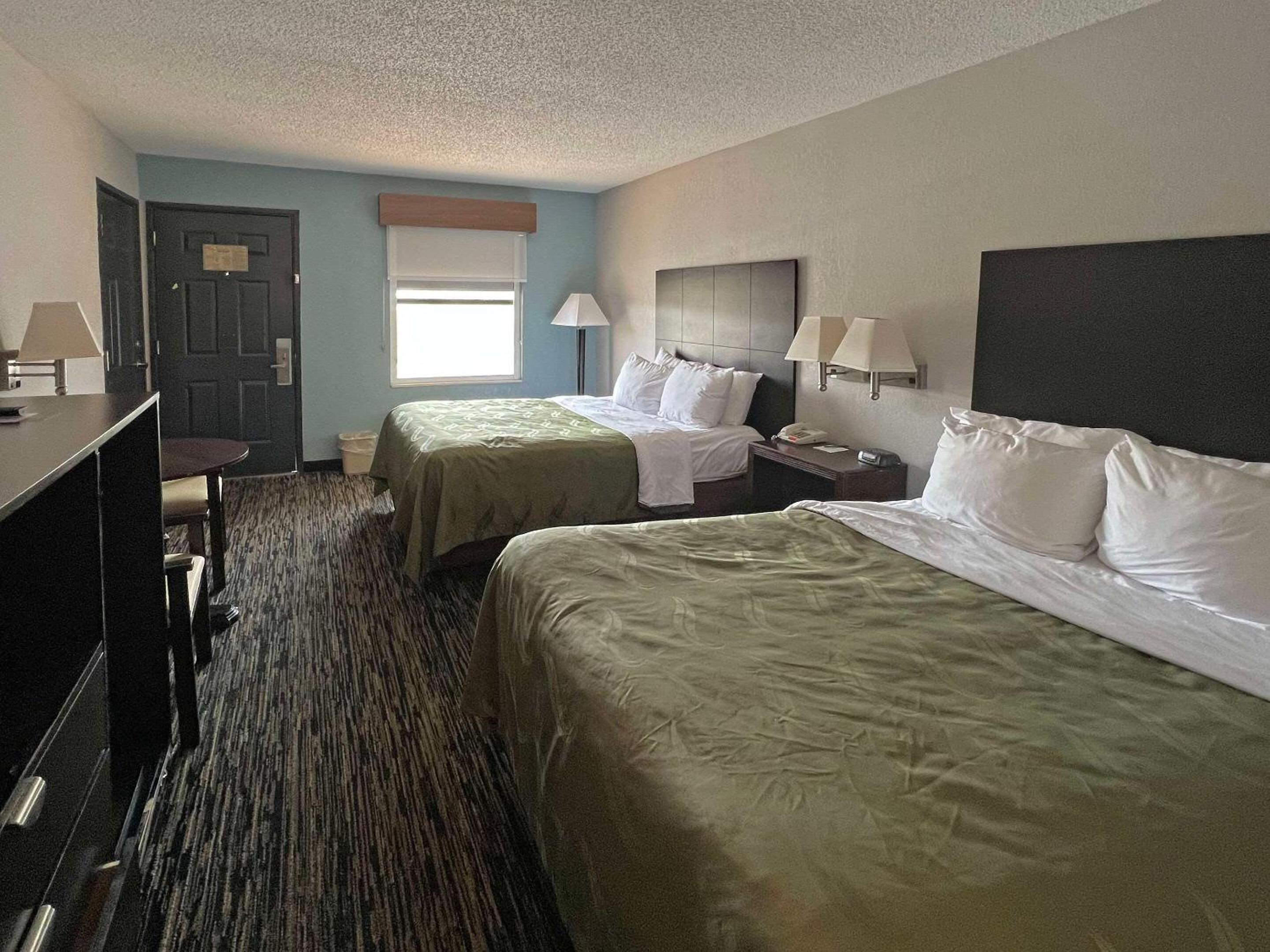 Queen Room with Two Queen Beds - Non-Smoking - Photo 1