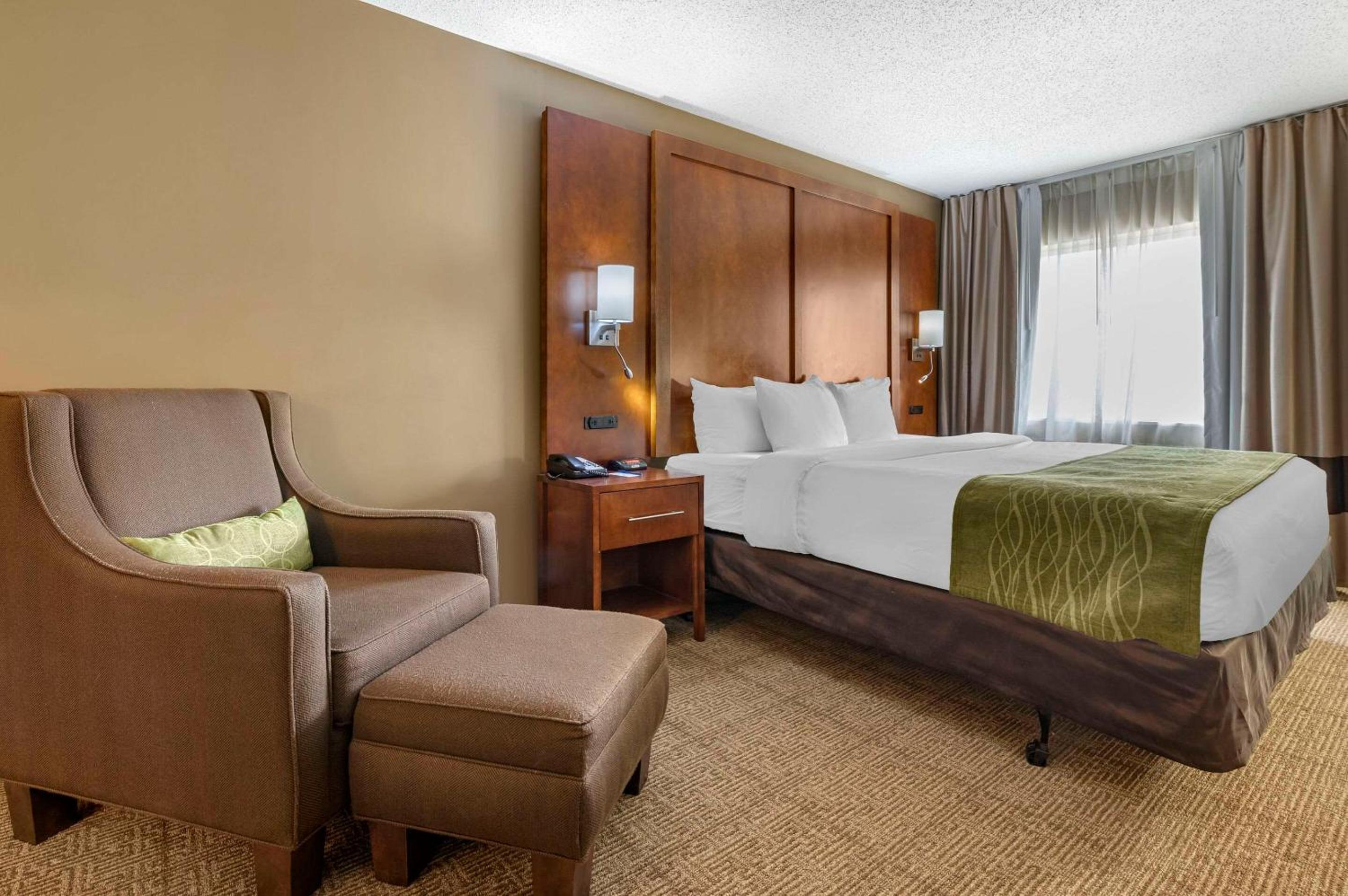 King Room - Non-Smoking - Photo 1