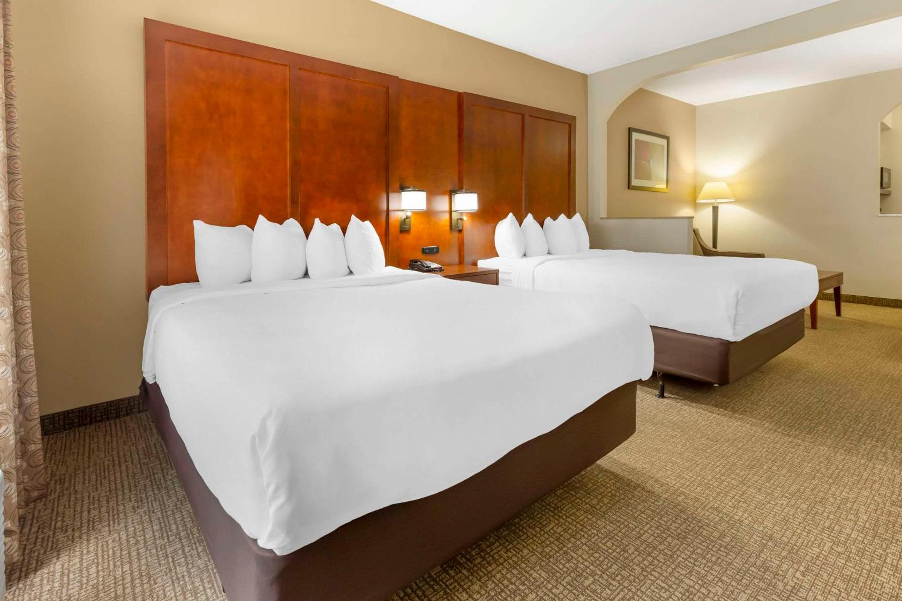 Suite Room 2 Queen Beds Non Smoking photo 1