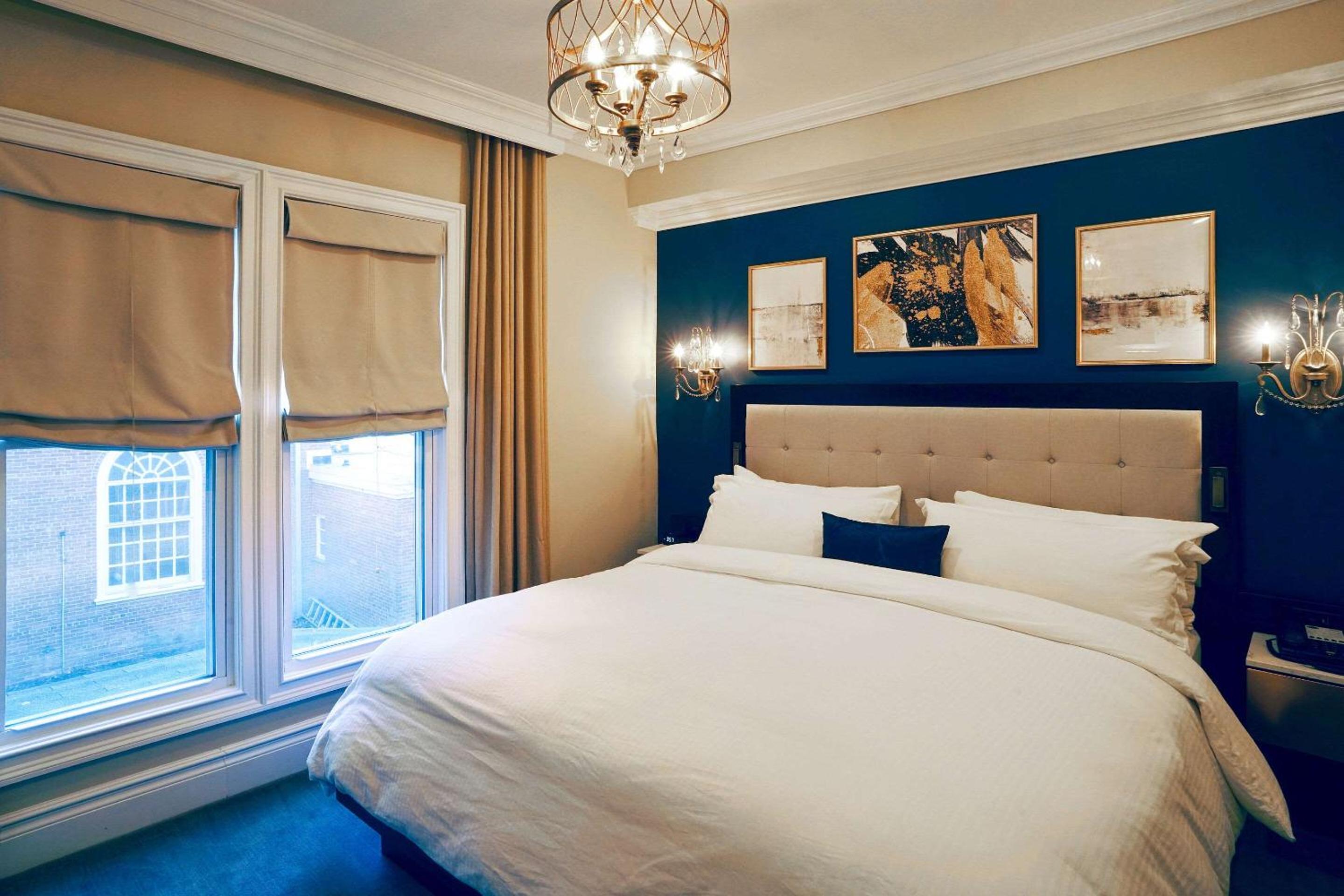 King Room - Non-Smoking - Photo 1