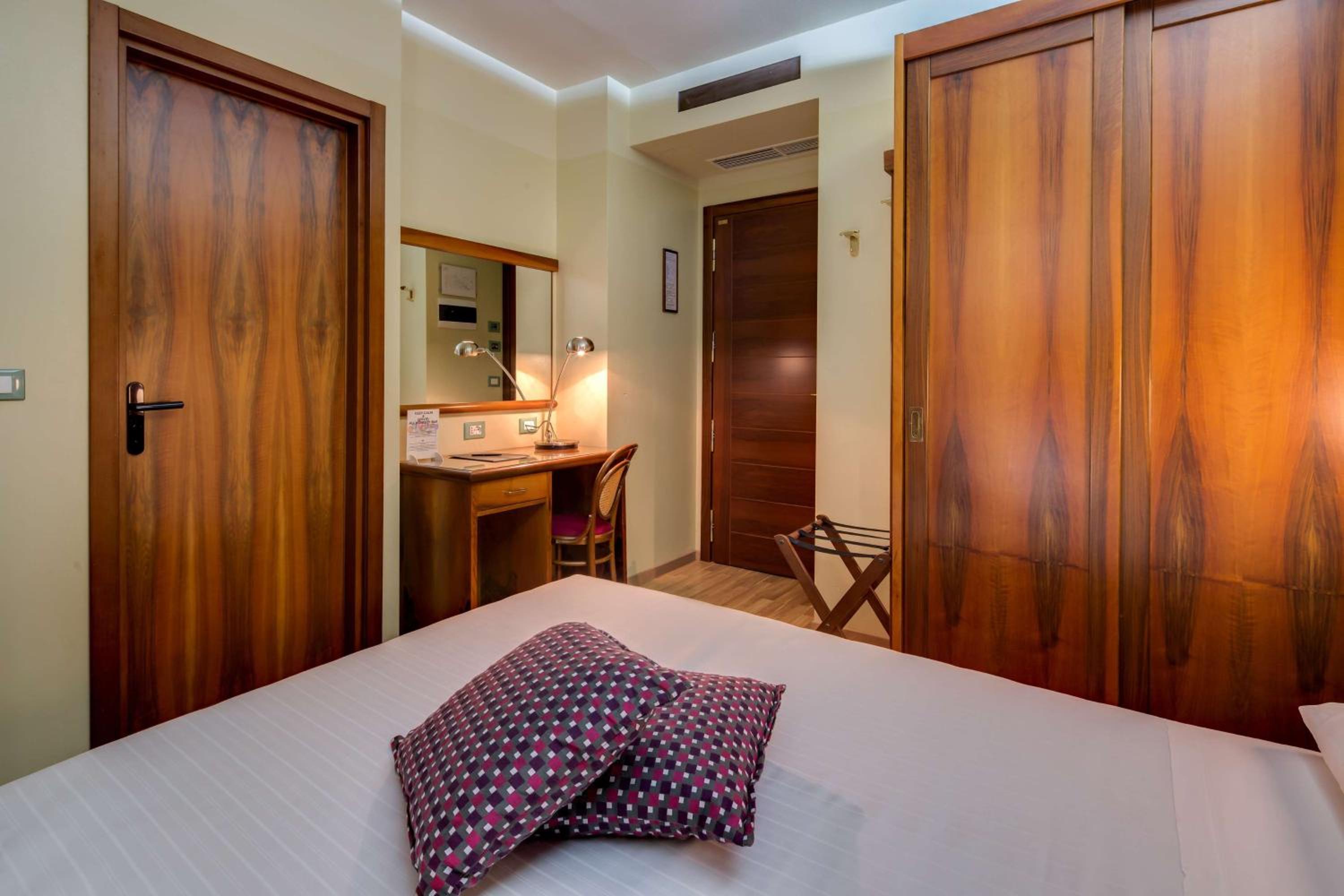 Small Double Room photo 2