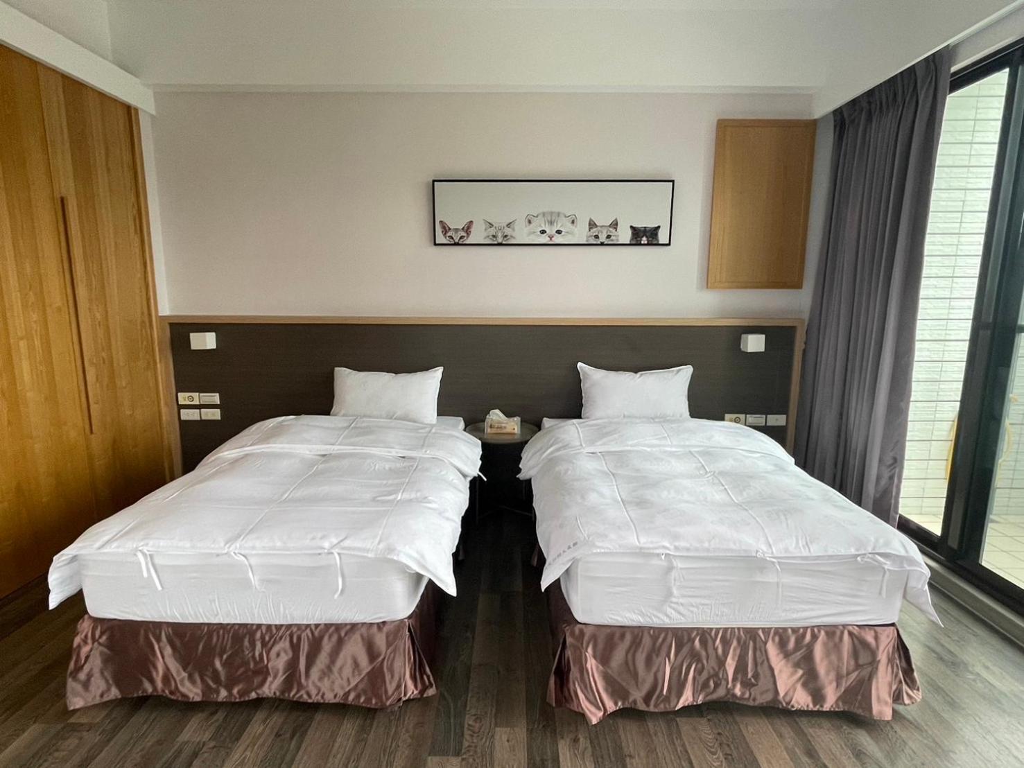 Double or Twin Room with Mountain View