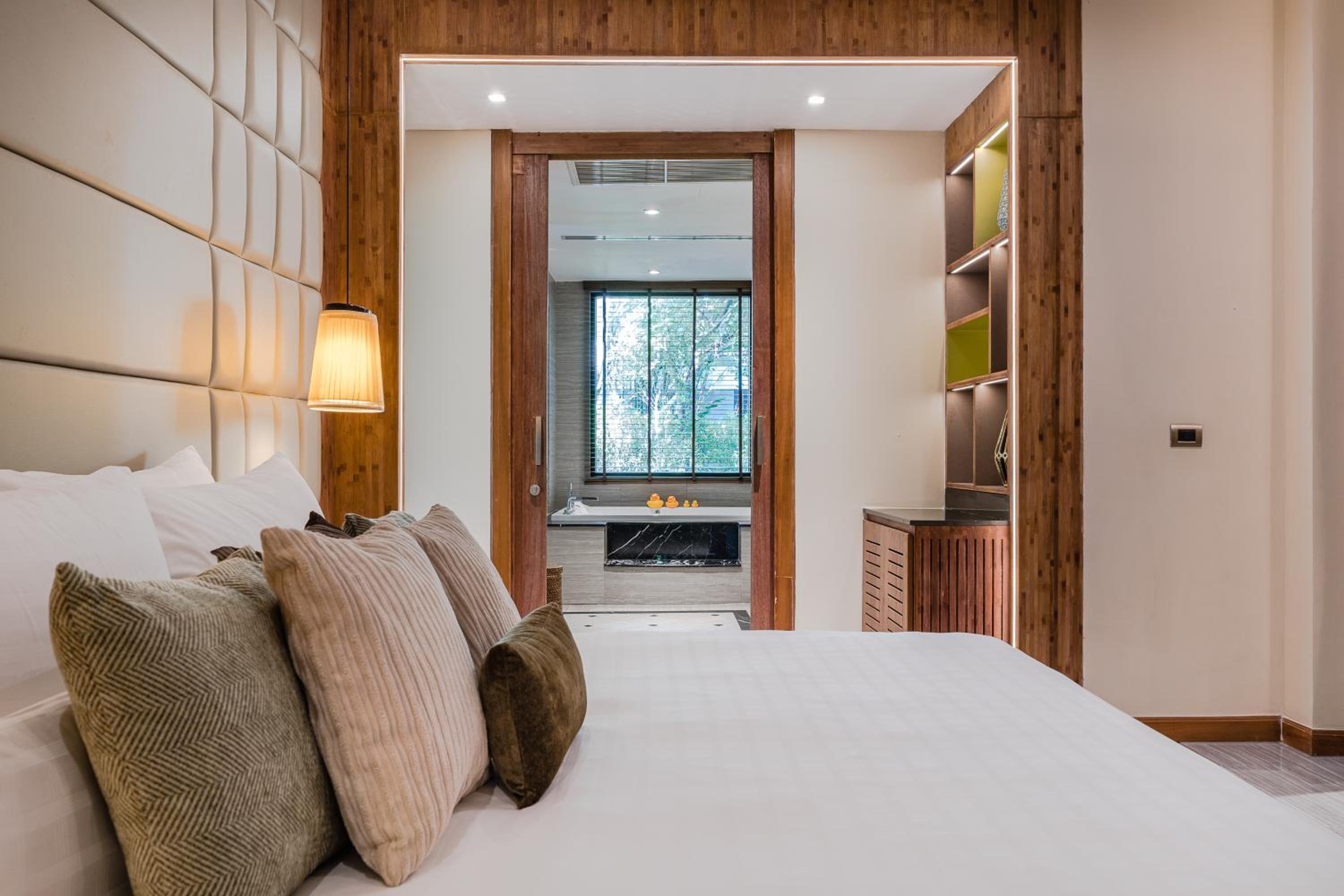 Three-Bedroom Pool Villa (24-hour butler service) - Photo 8