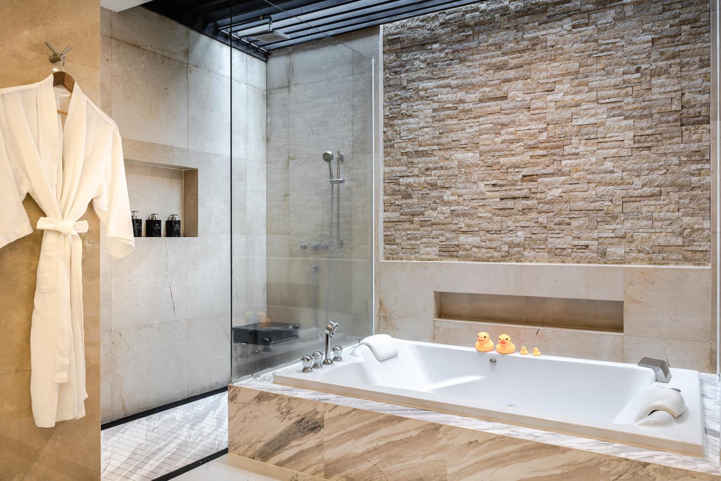 Three-Bedroom Pool Villa (24-hour butler service) - Photo 6