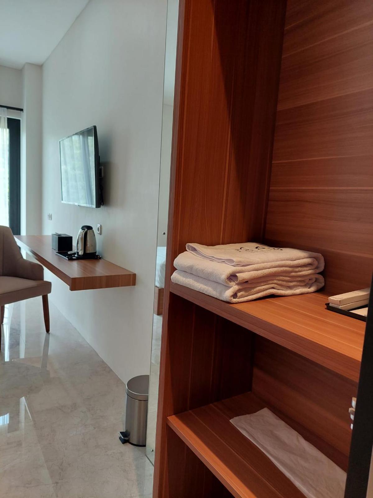 Deluxe Double Room with Balcony photo 1