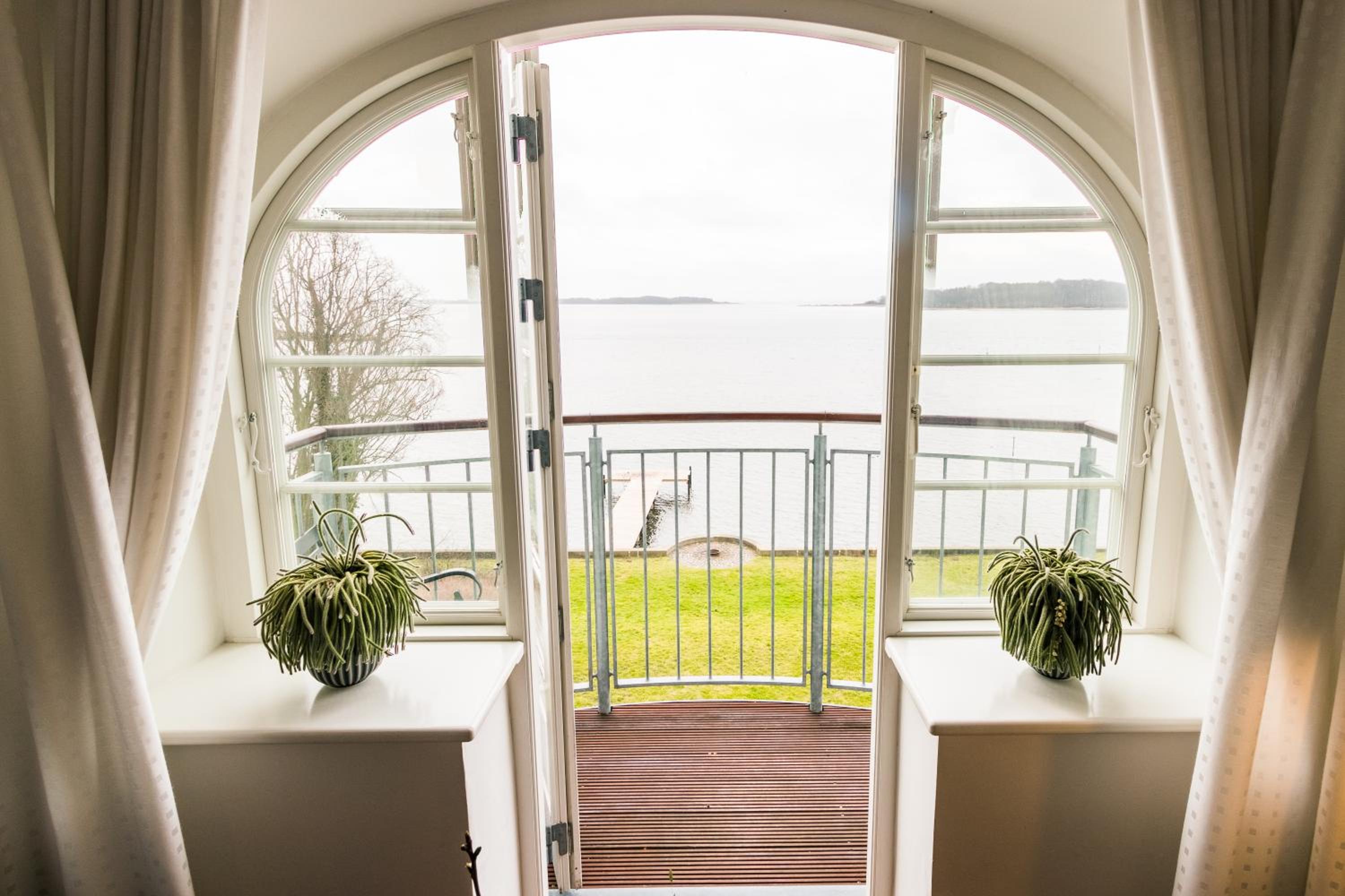 Double Room with Balcony and Sea View photo 3