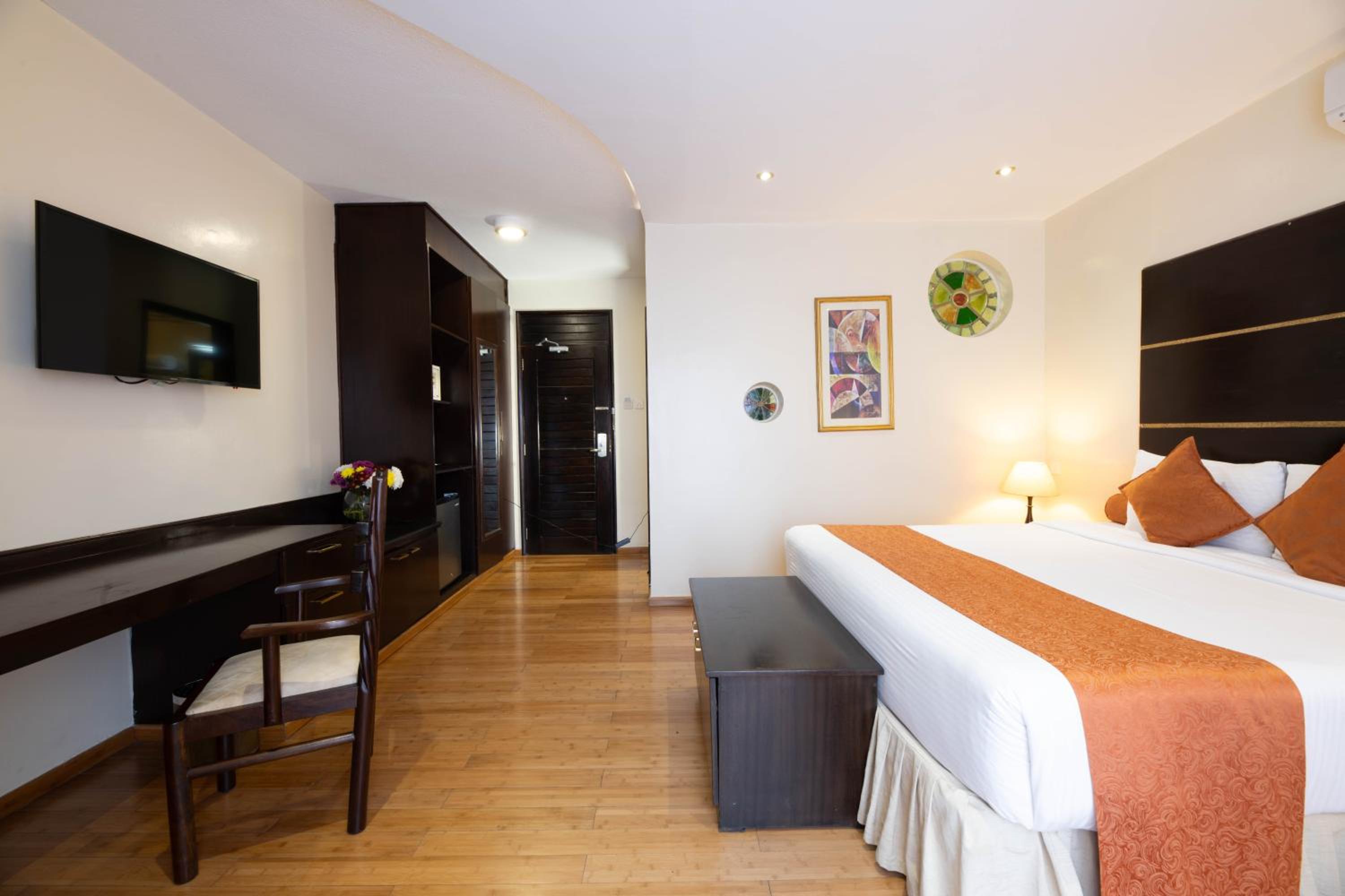 Standard  Double Room - Photo 10