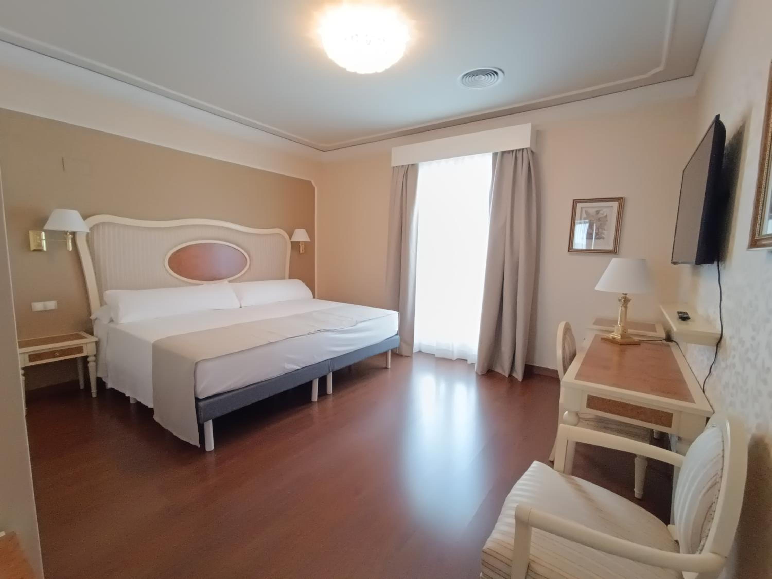 Habitación Sencilla con Balcón