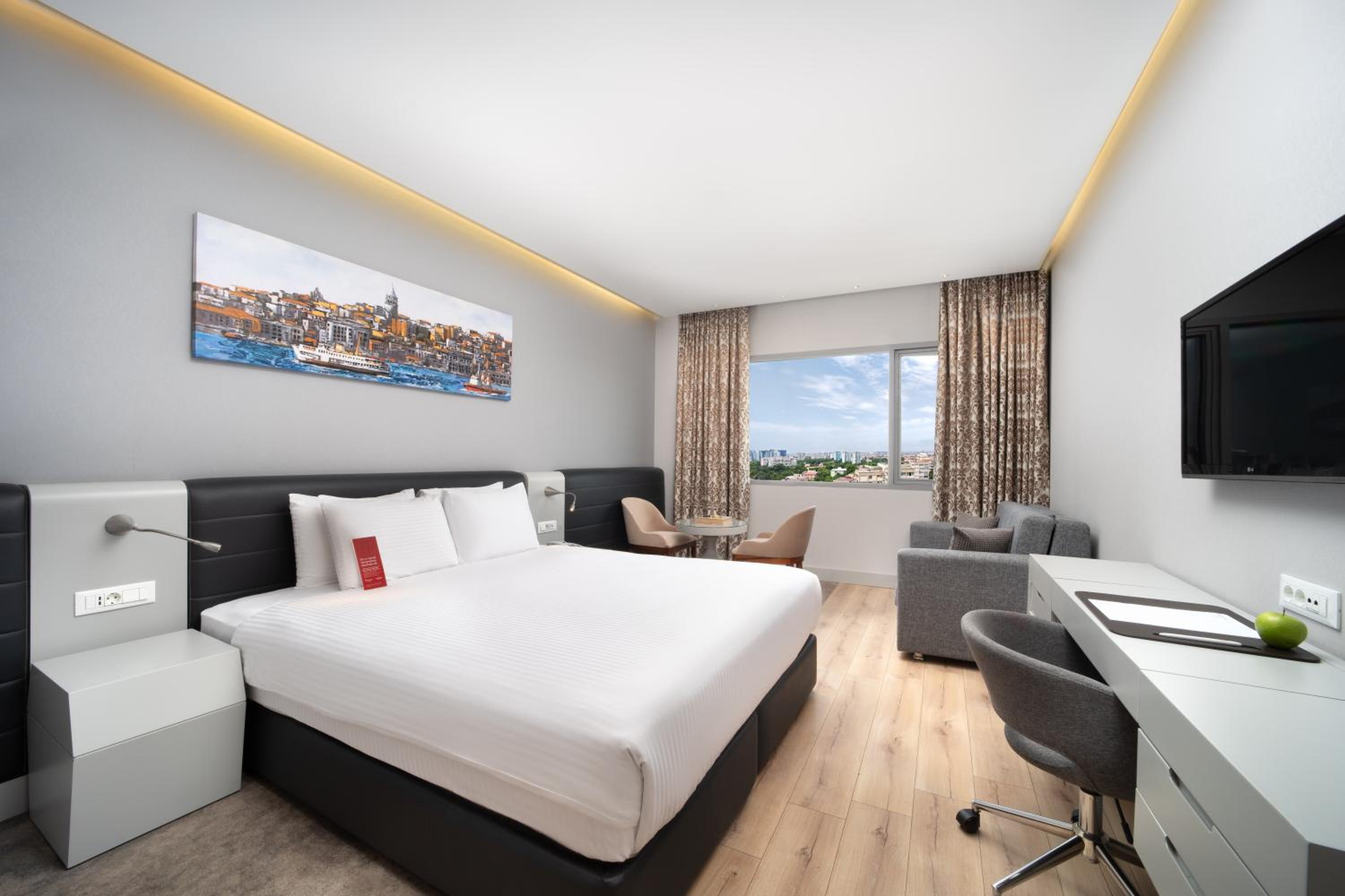 Deluxe King Room with Sea View photo 1