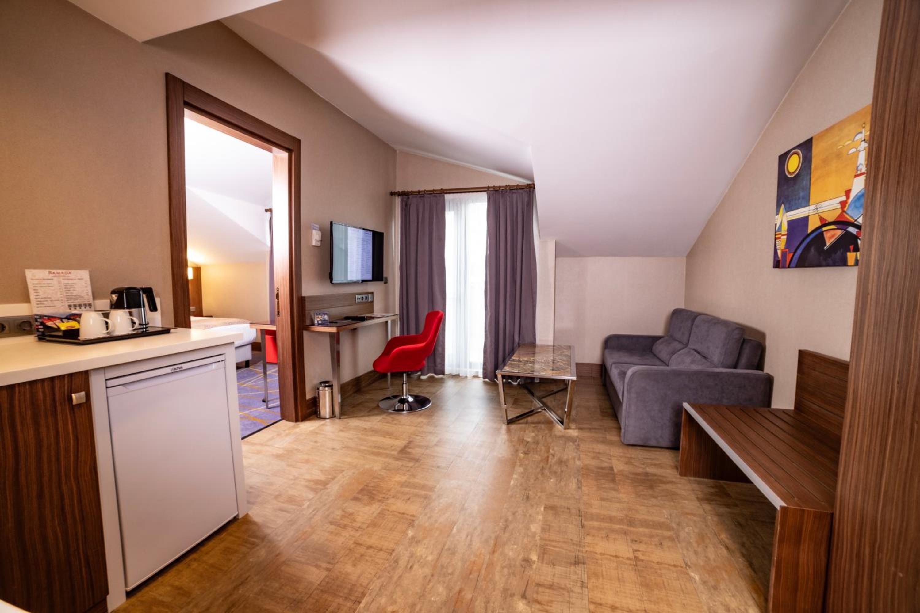 Junior Suite with Balcony photo 3