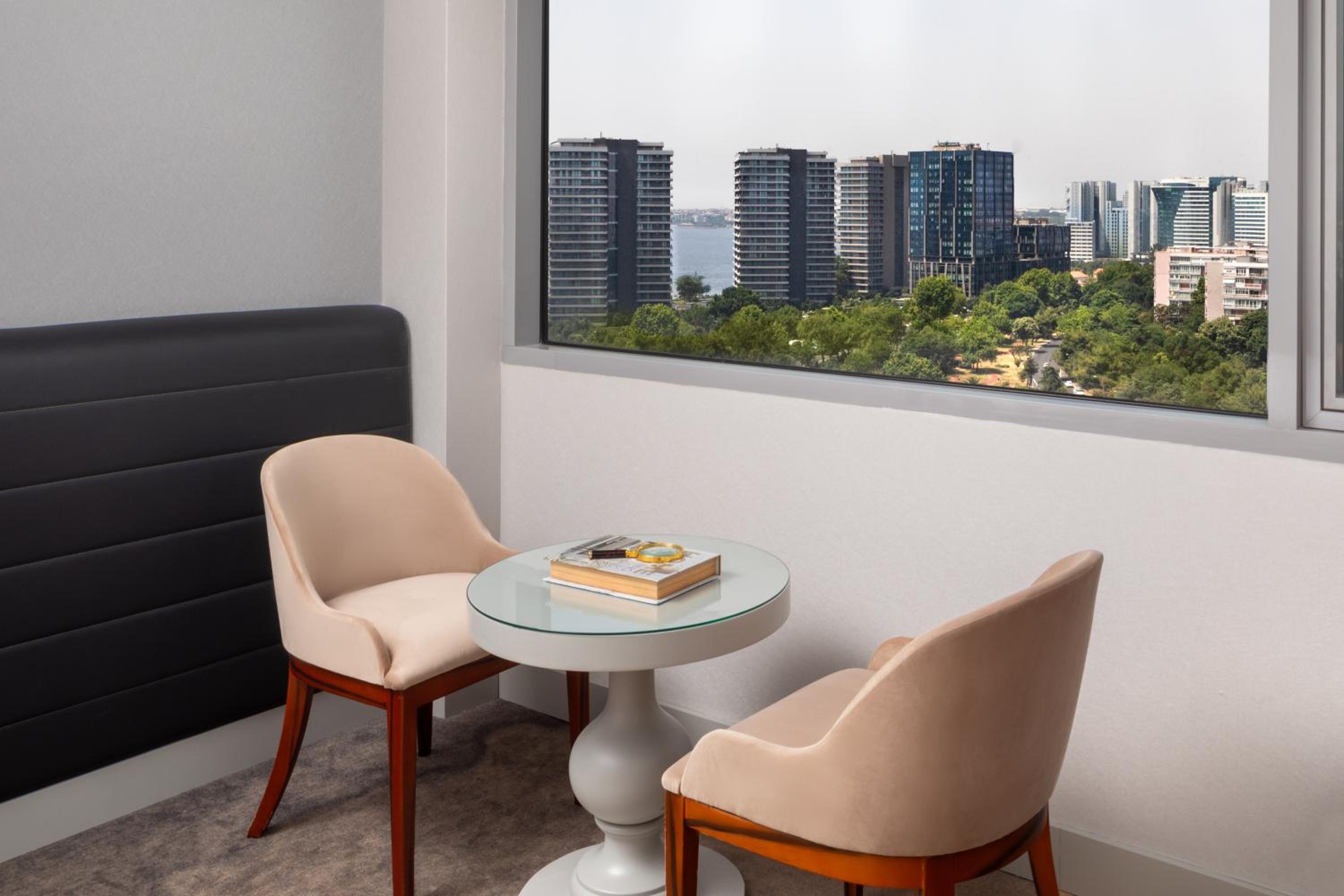 Standard King Room With Sea View  photo 3
