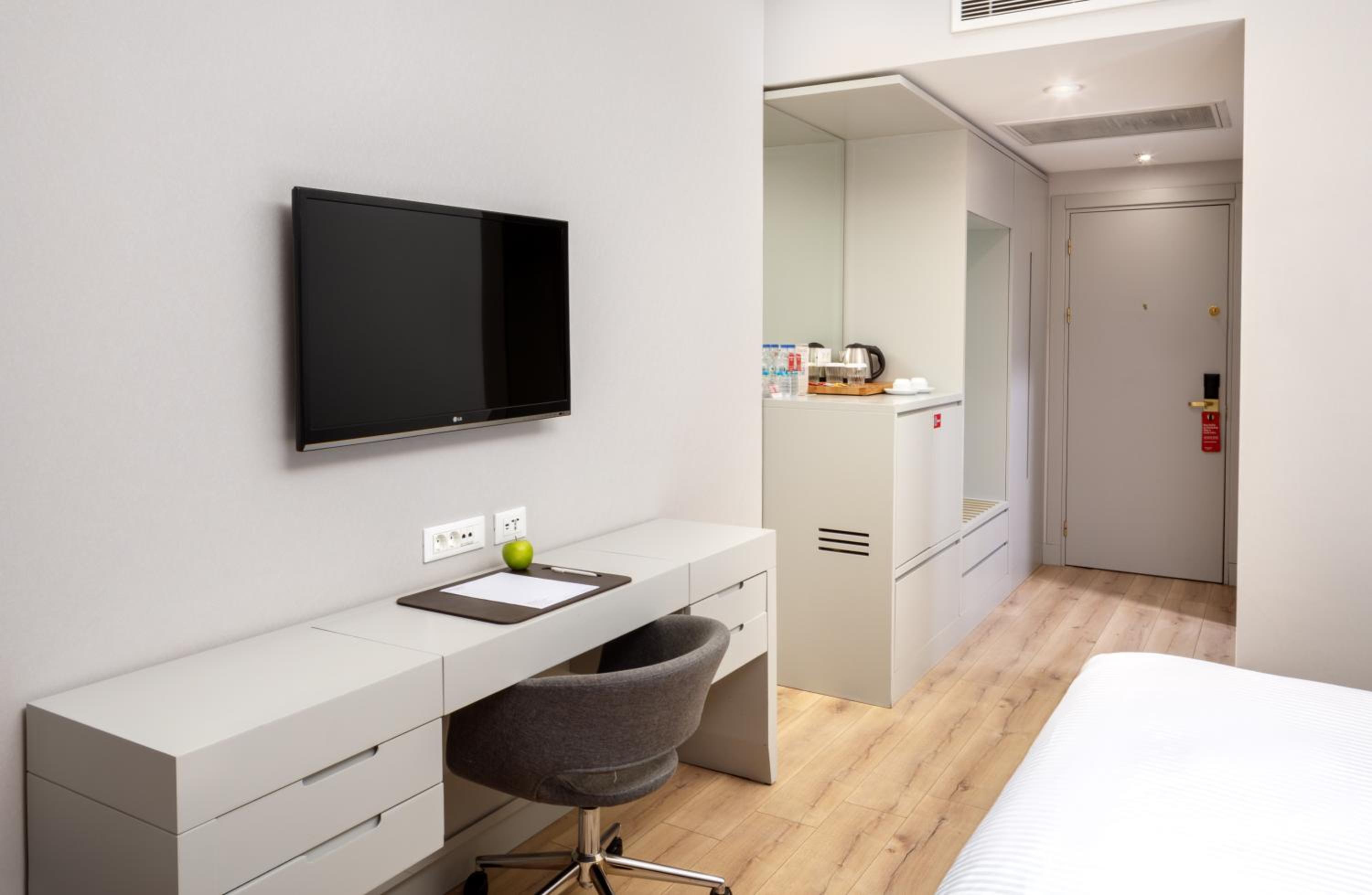 Standard King Room With Sea View  photo 1