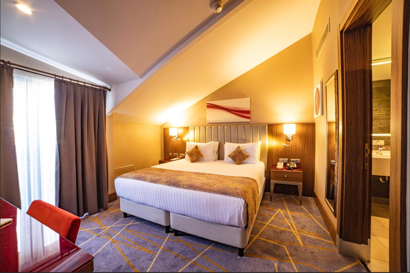 Family Suite with Balcony photo 3
