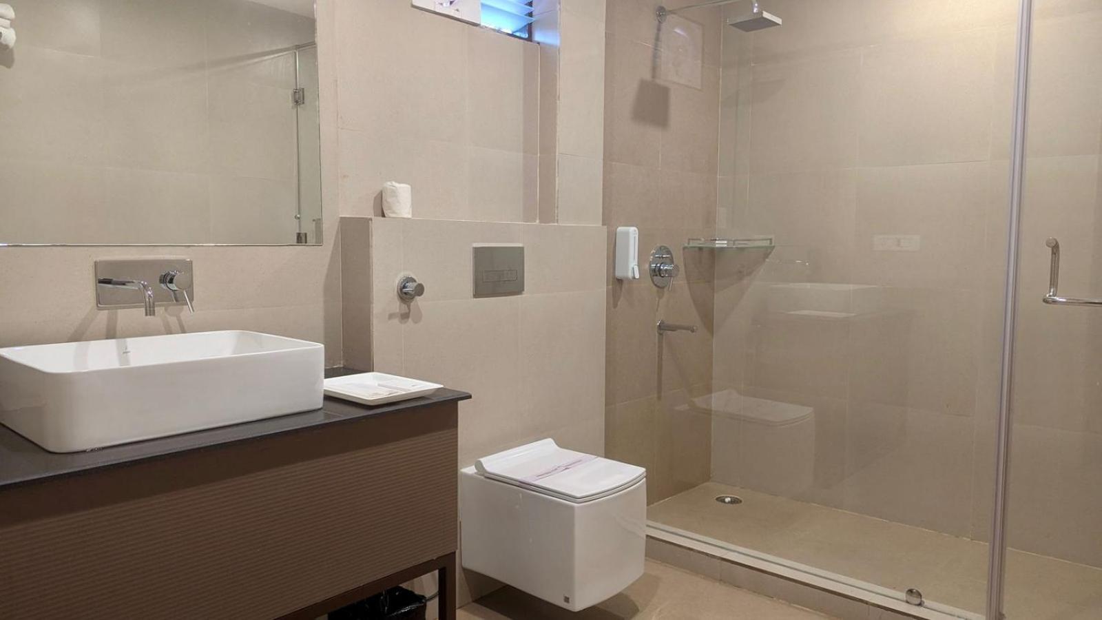 Family Room with Private Bathroom photo 2