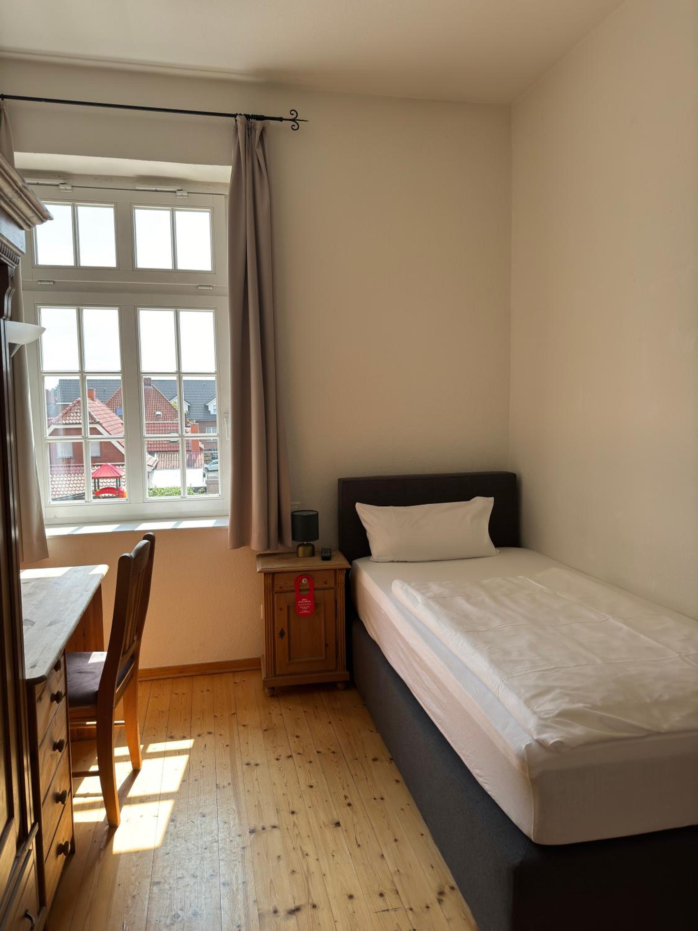 Single Room with Private Bathroom photo 2