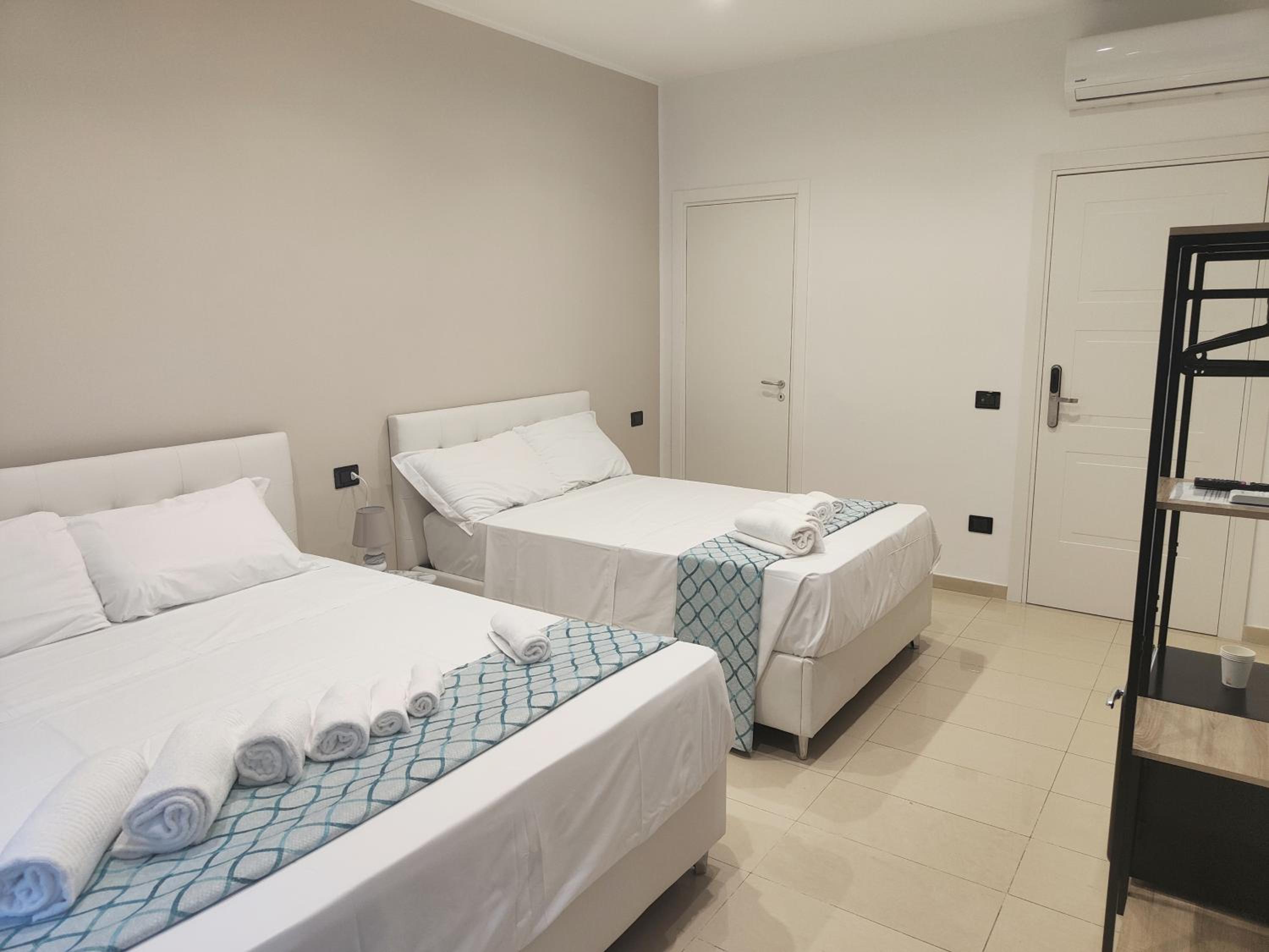 Quadruple Room with Private Bathroom