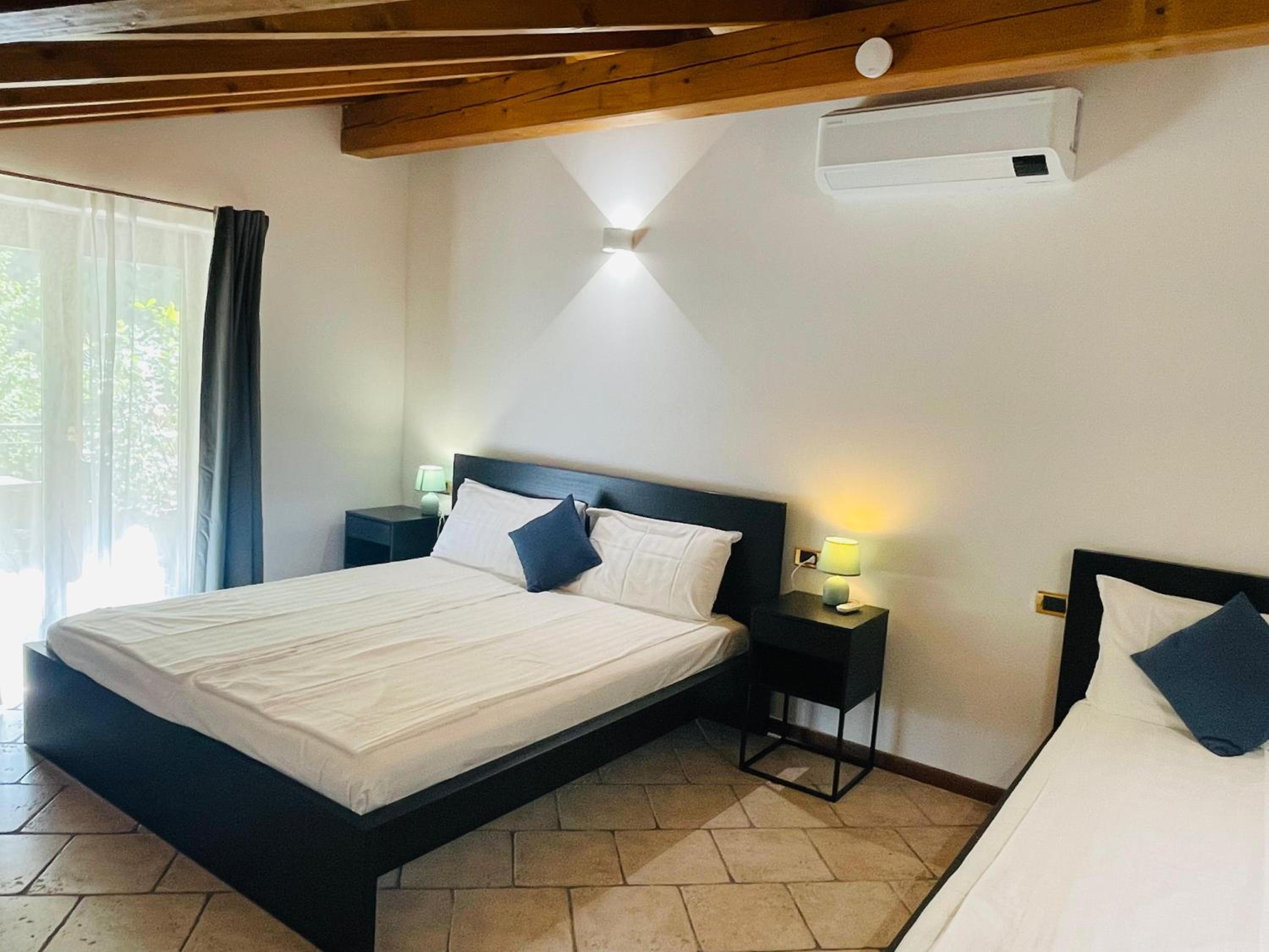 Suite with Lake View photo 3