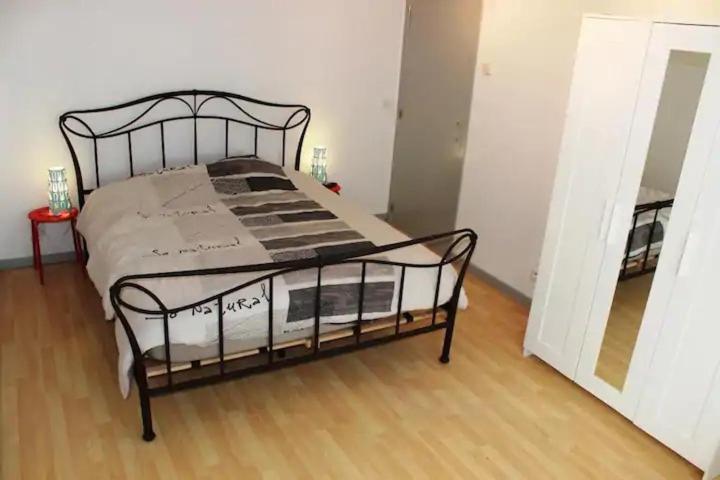 One-Bedroom Apartment photo 3