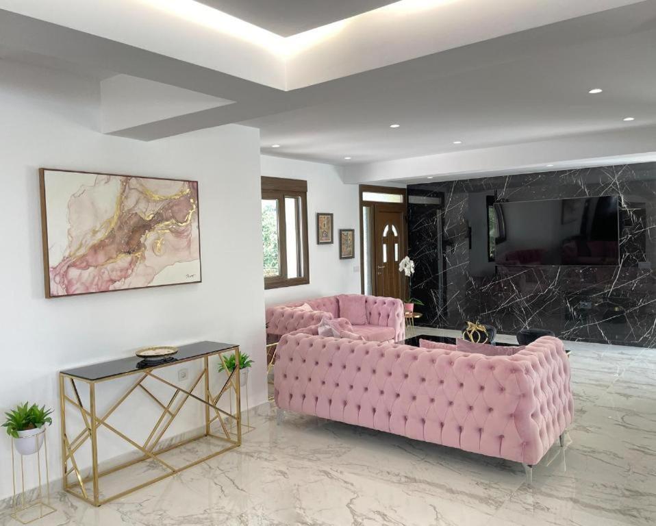 Villa photo 2