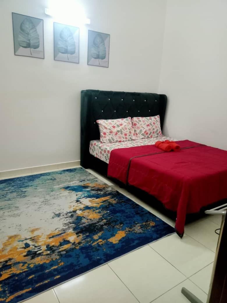 Three-Bedroom House photo 2