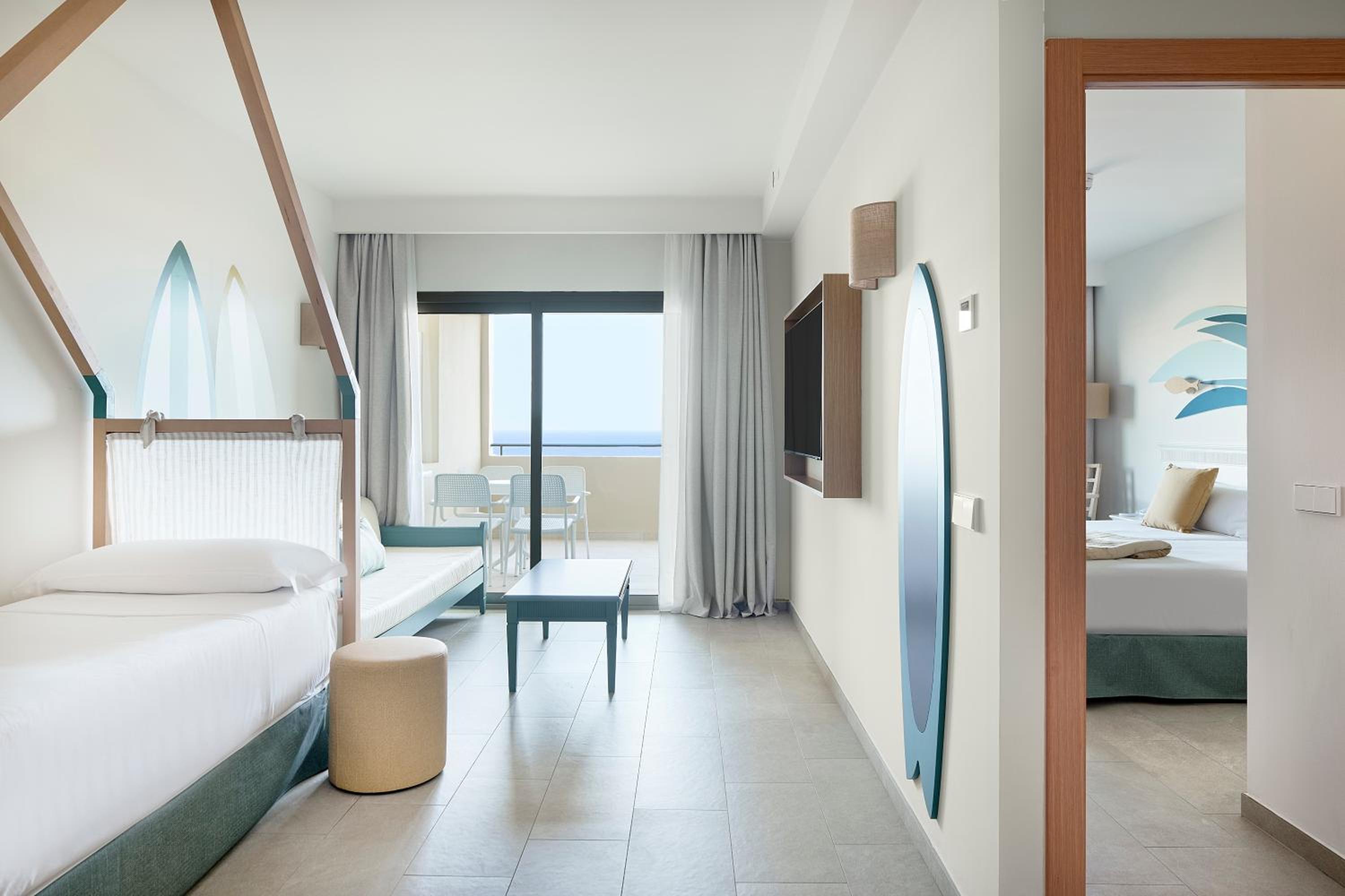 Family Suite Sea View Priority Location Single Use