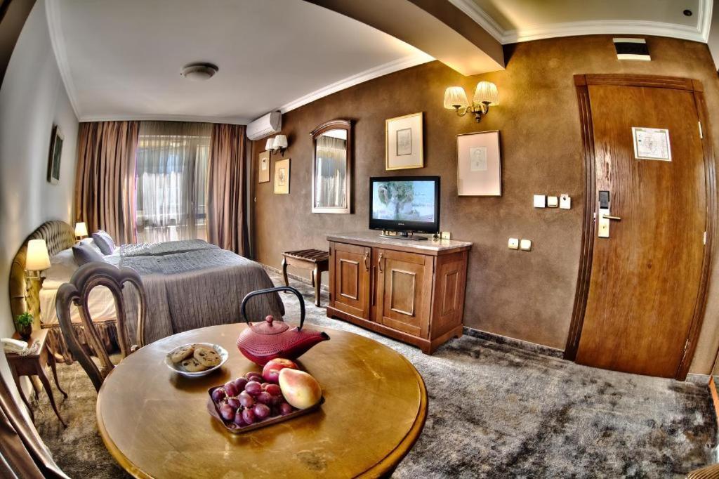 Twin Room - Photo 1