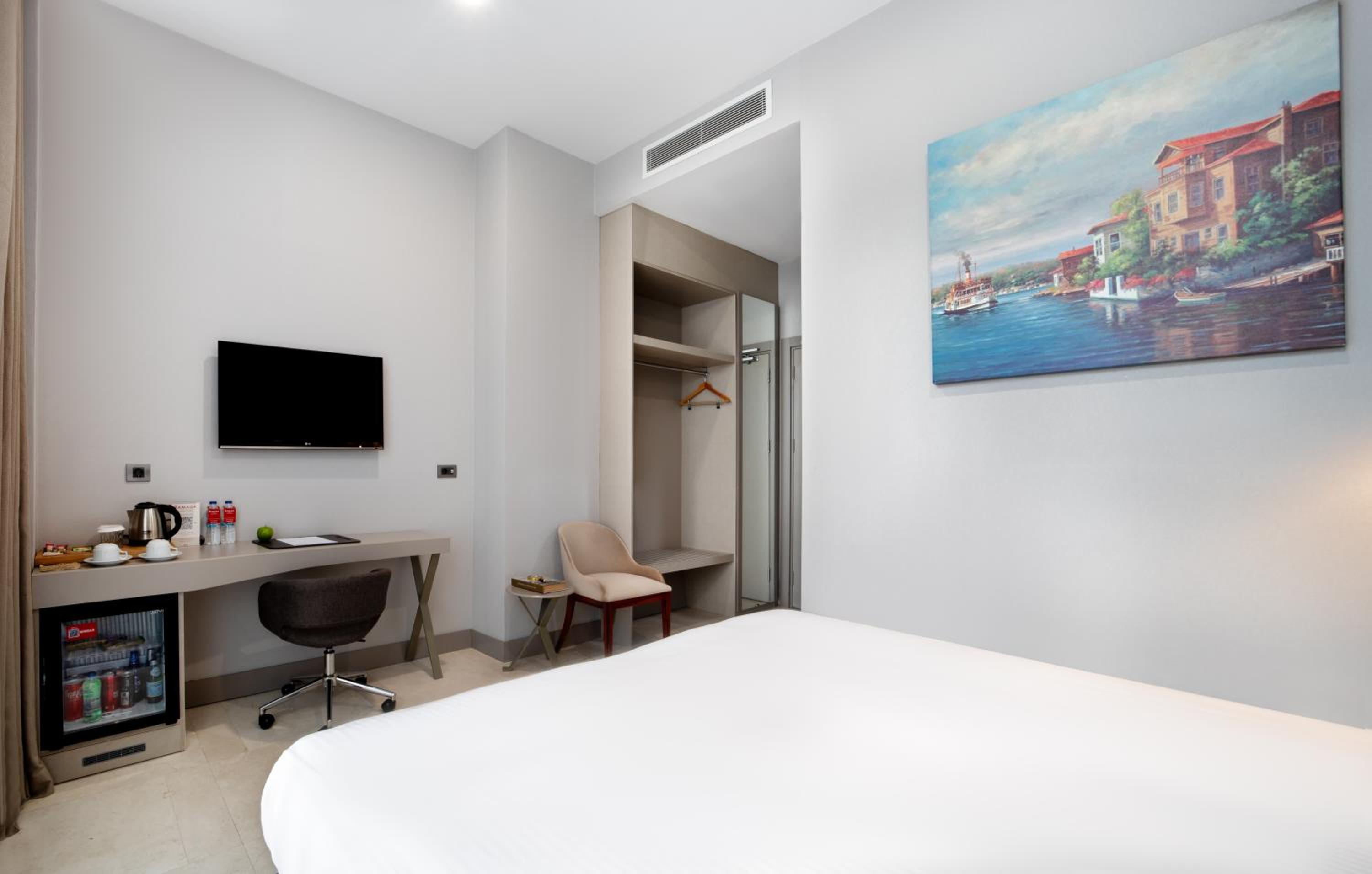 Double Economy Room With City View  photo 1