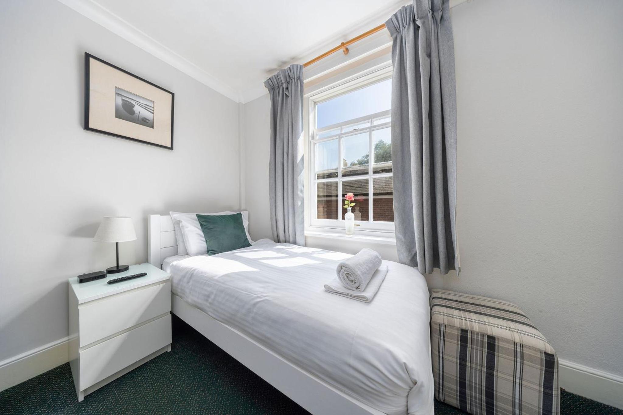 Single Room photo 2