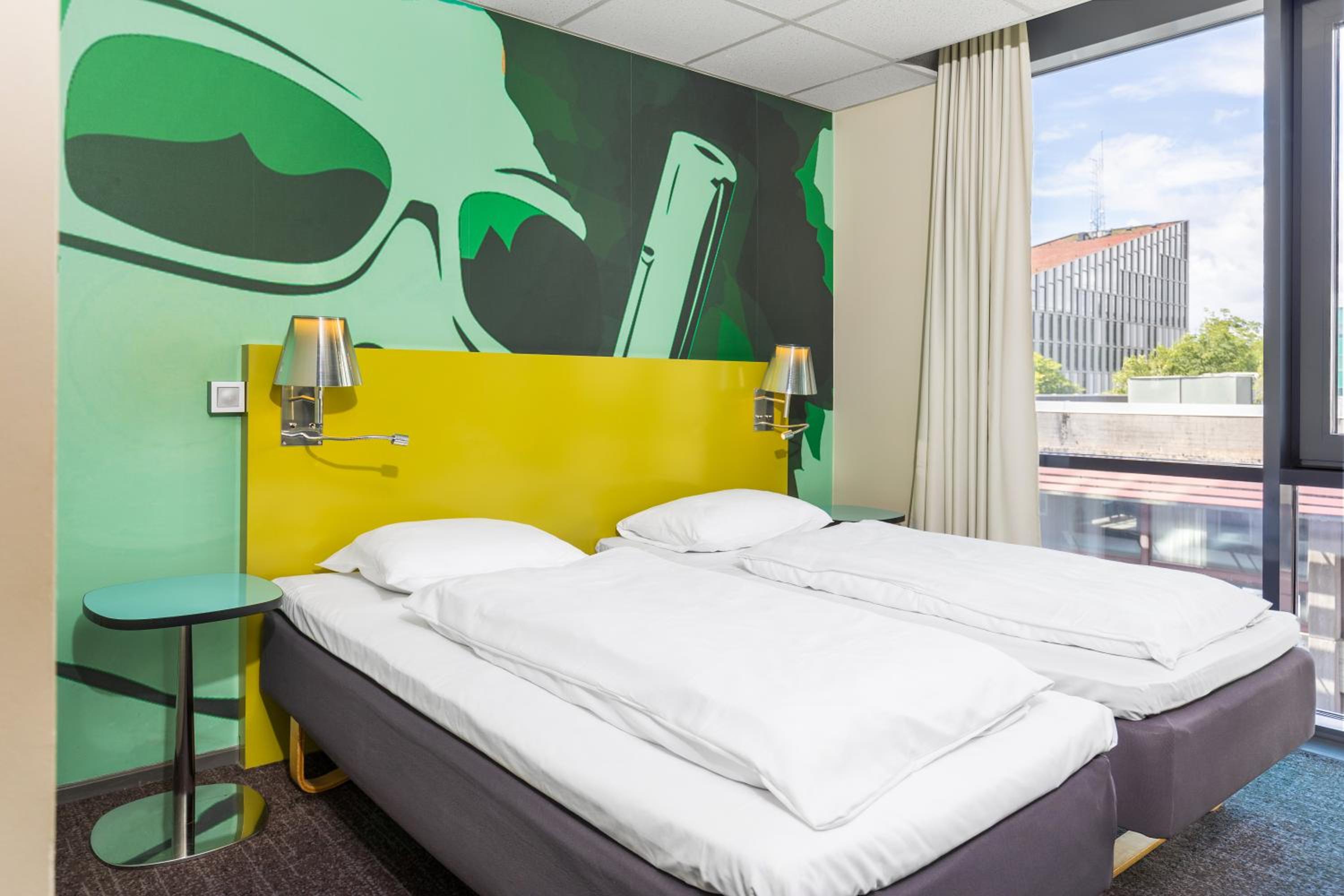 Standard Twin Room - Photo 4