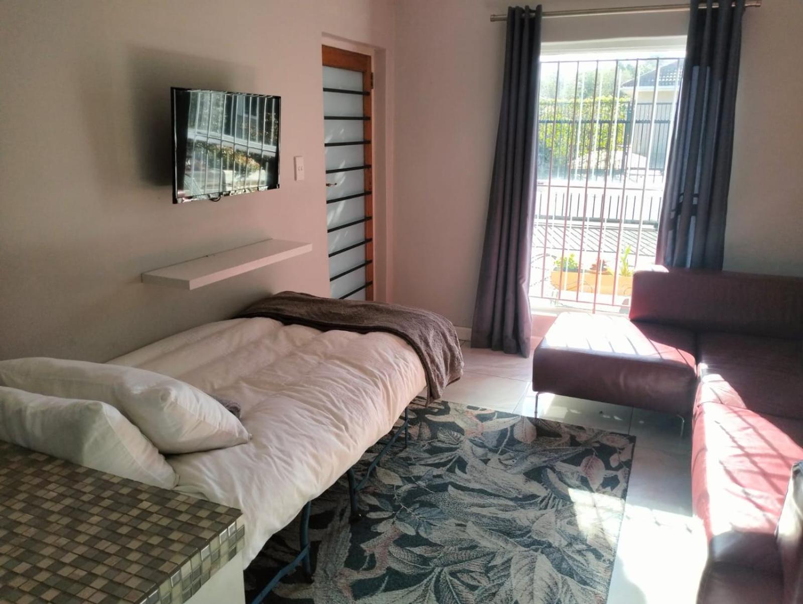 One-Bedroom Apartment photo 2