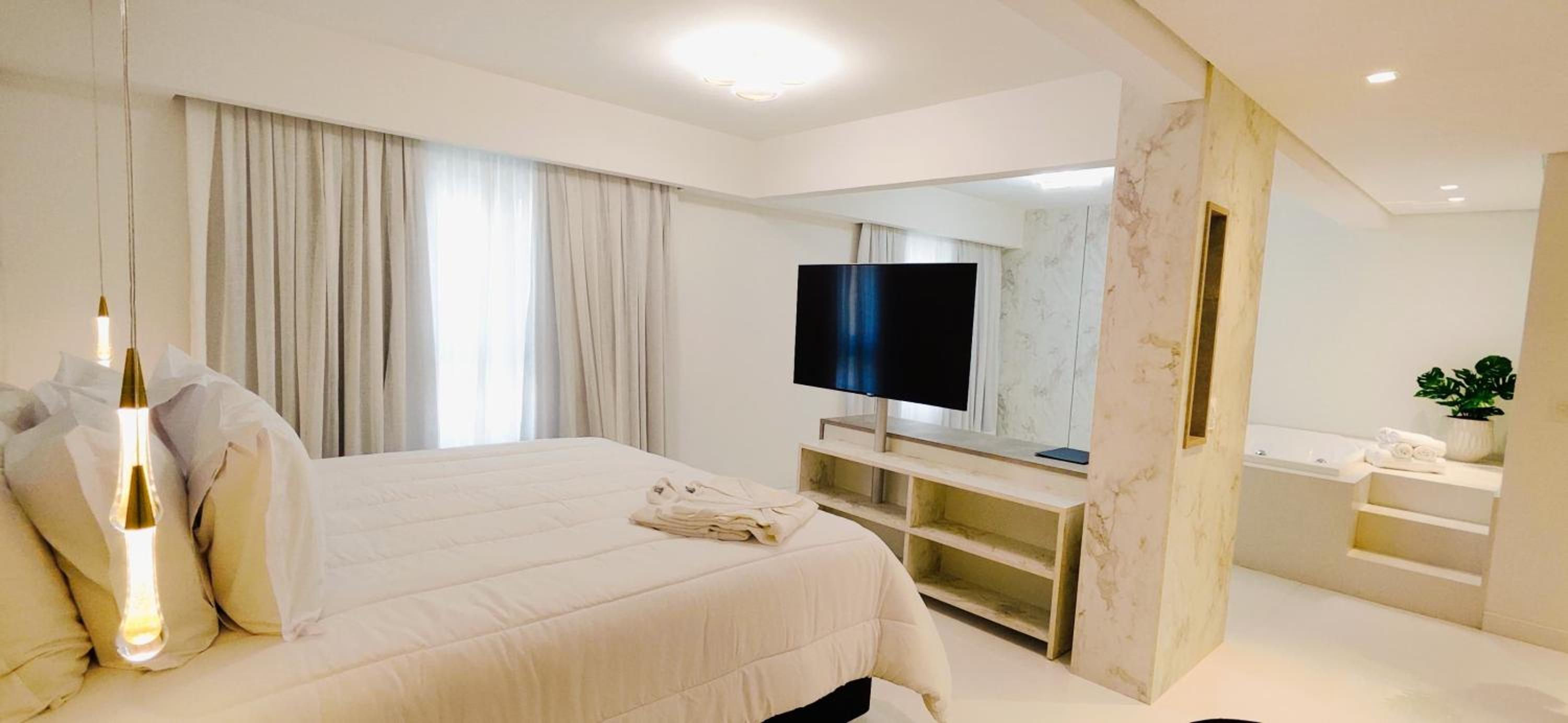 Suite Signature - Photo 1