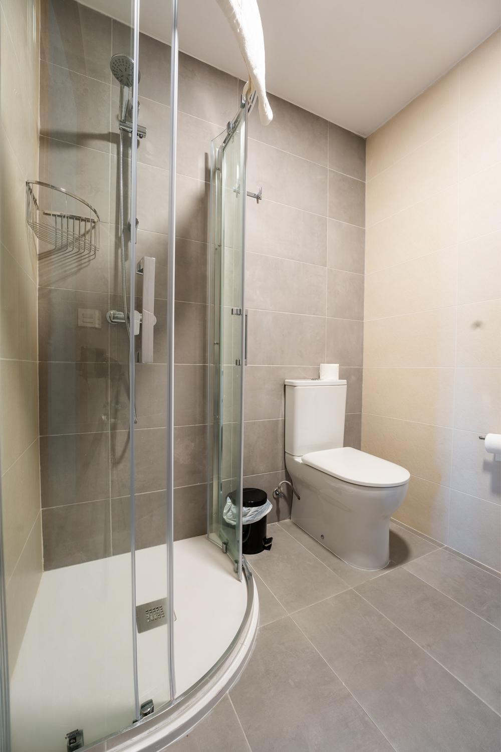 Quadruple Room with Private Bathroom