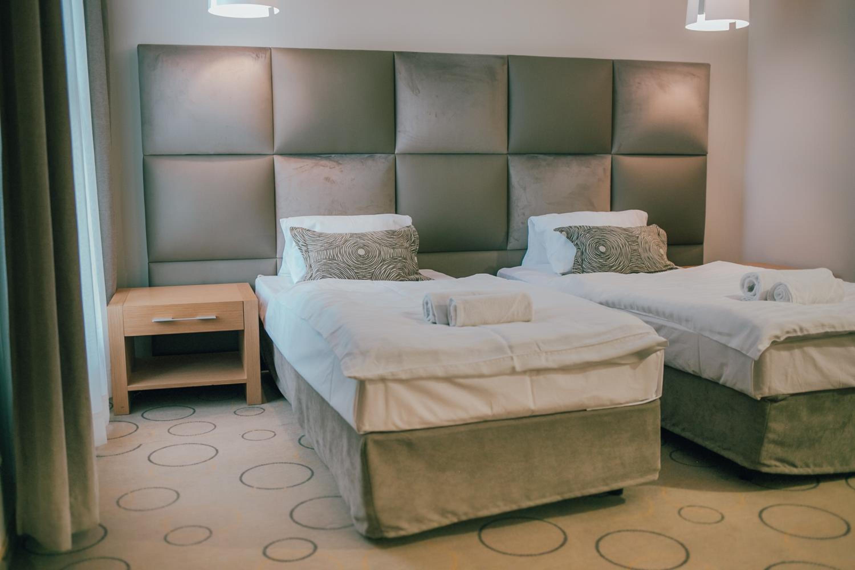 Twin Room - Photo 2