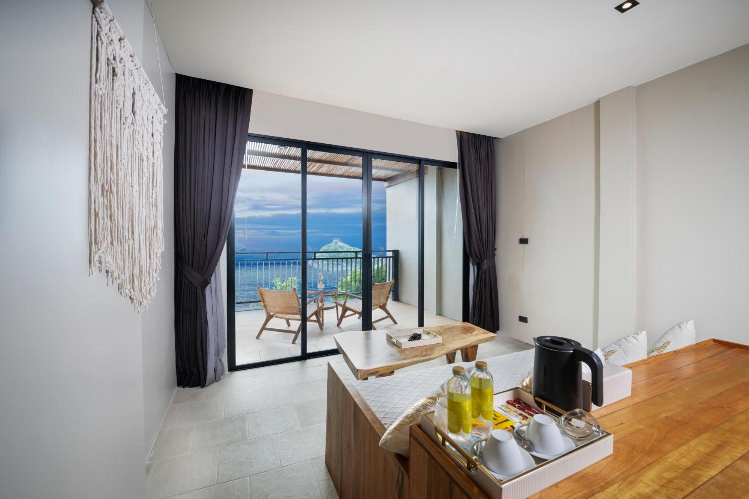 King Suite with Sea View - Photo 2